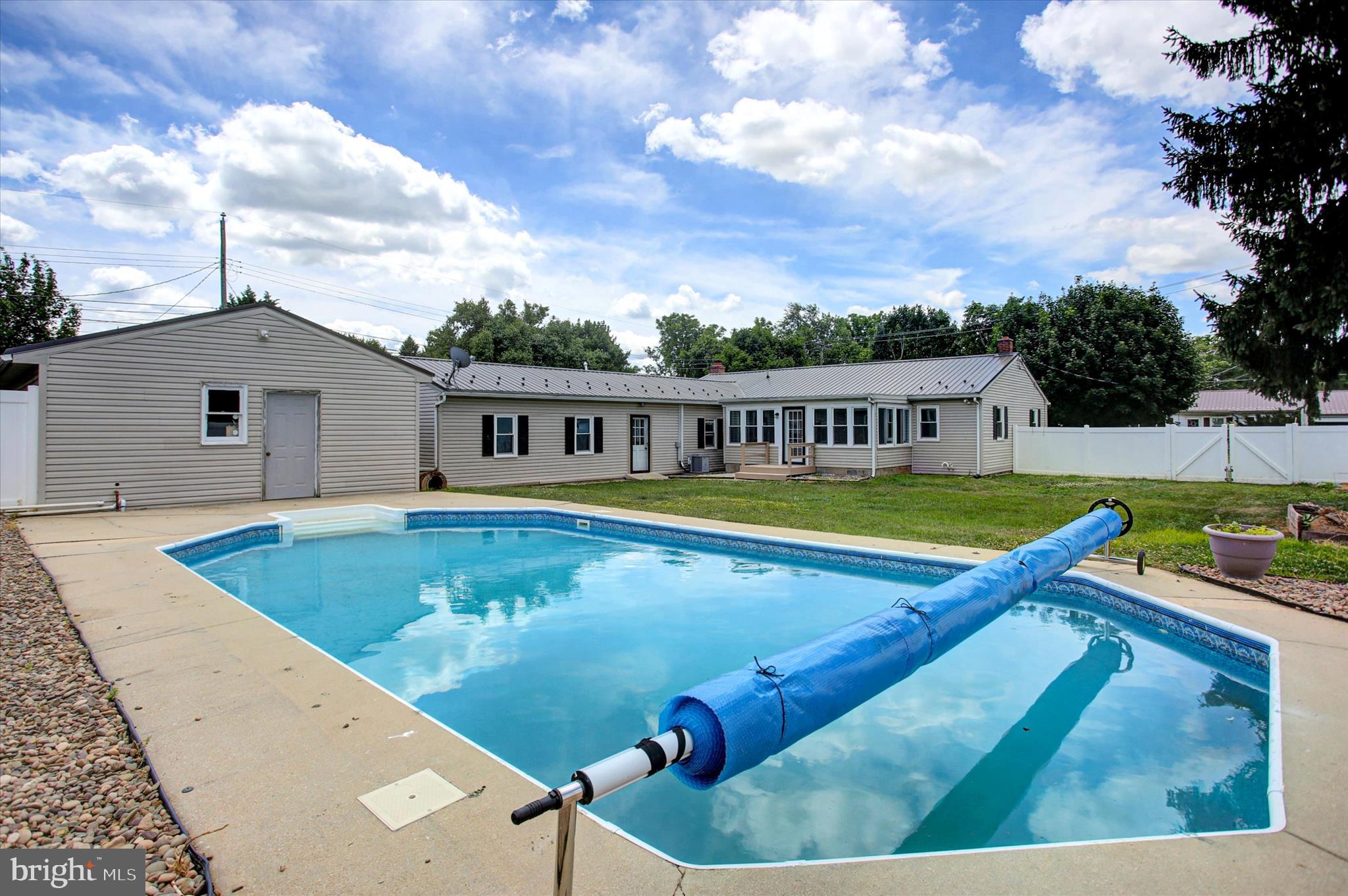 HERWIN VILLAGE - Residential