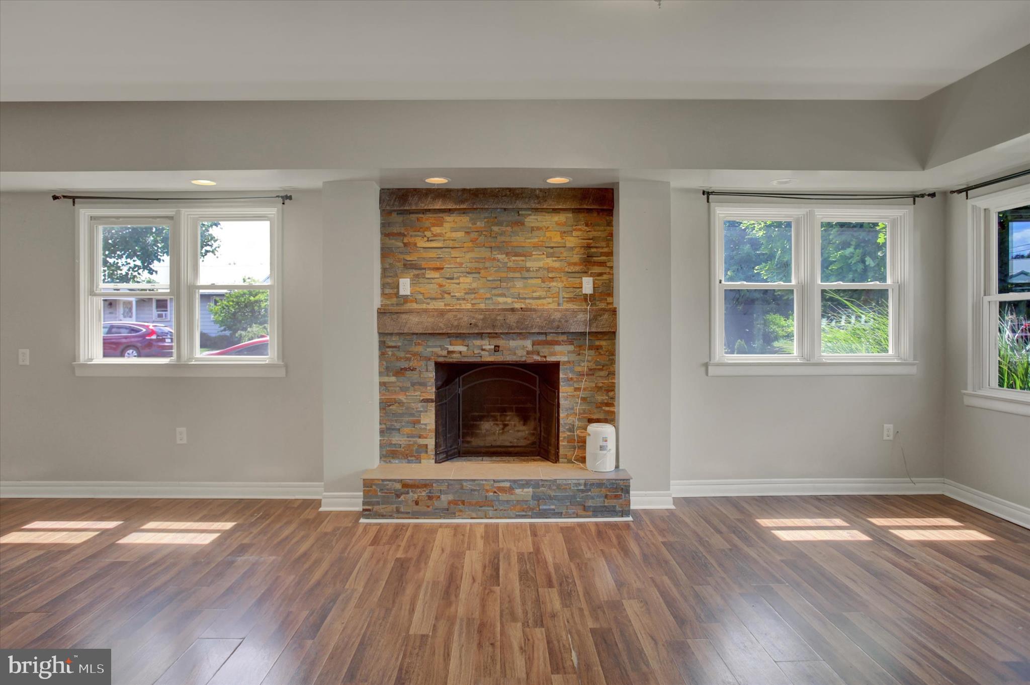 HERWIN VILLAGE - Residential
