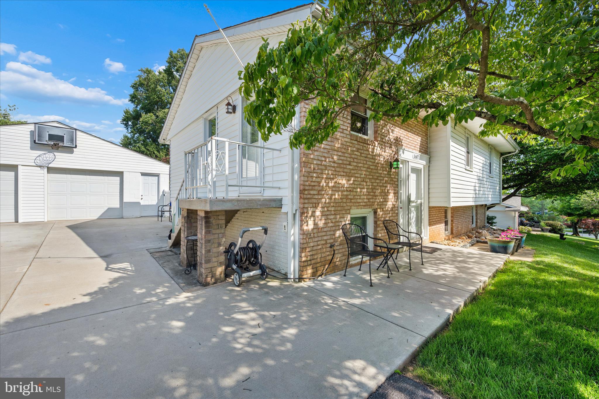 POINT OF ROCKS ESTATES - Residential