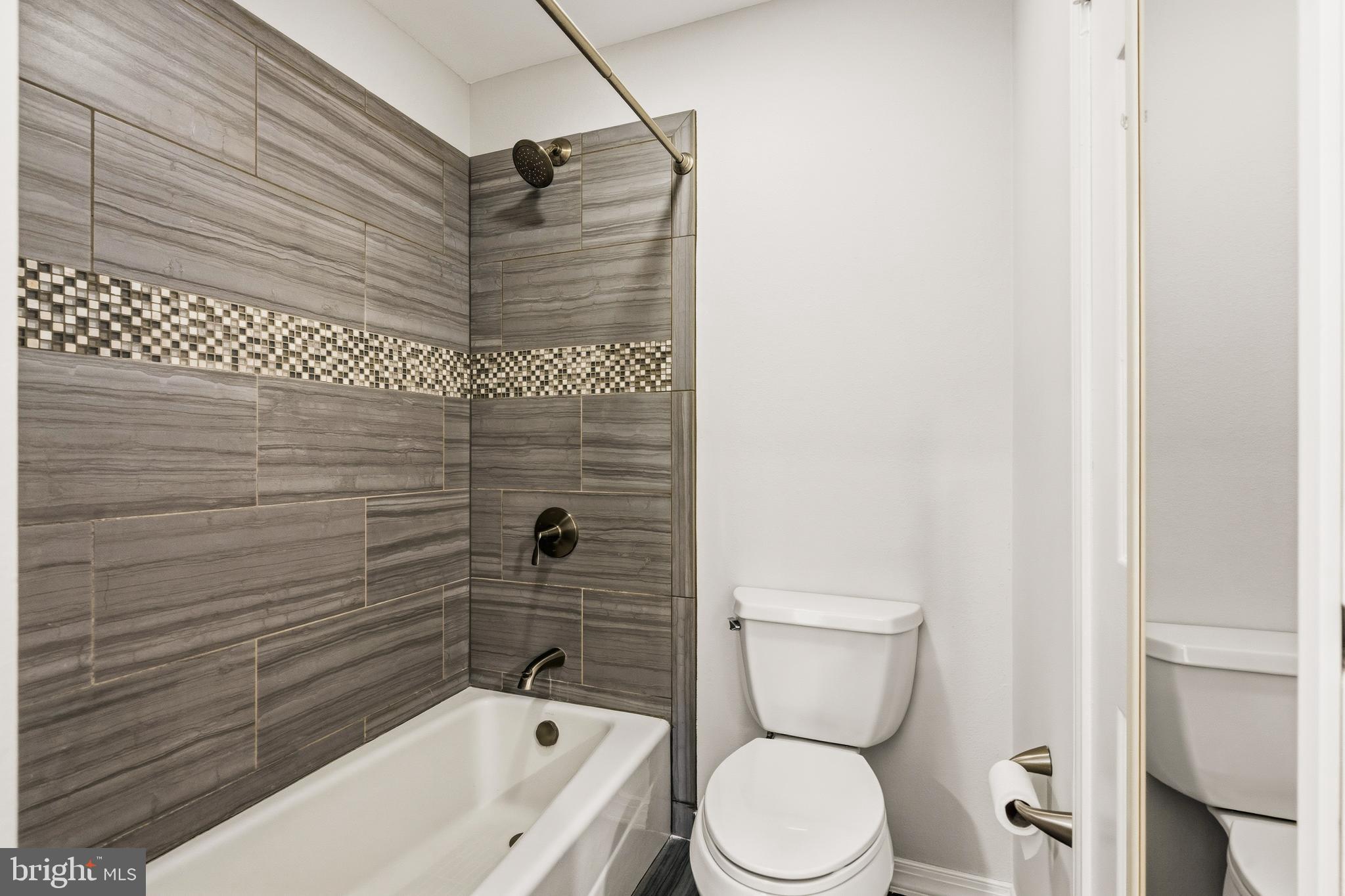 FOUNTAINS AT MCLEAN - Residential
