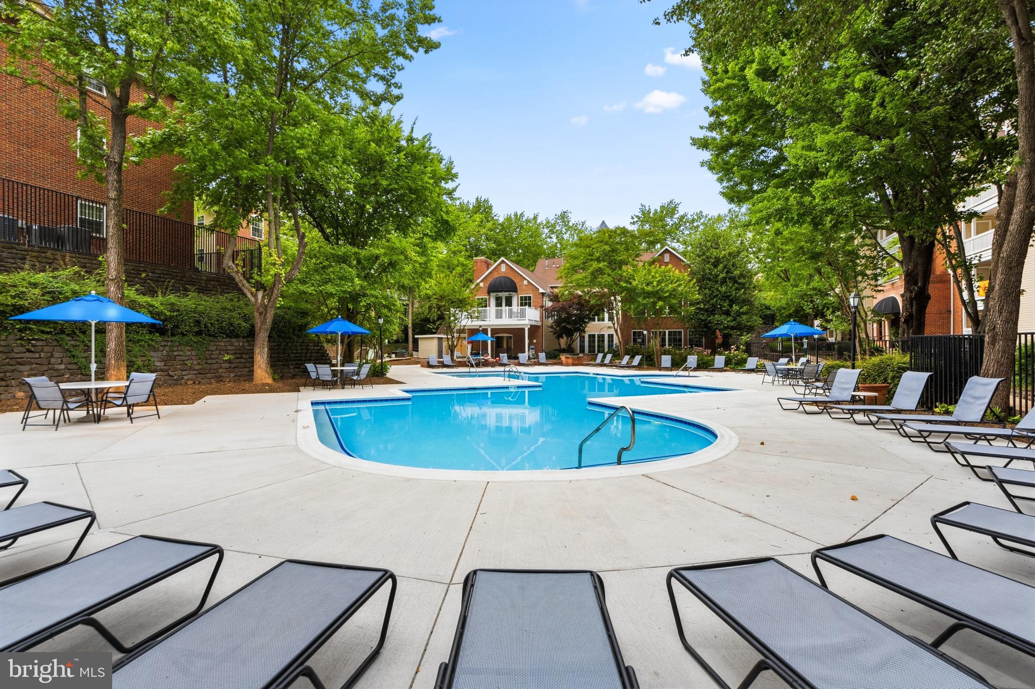 FOUNTAINS AT MCLEAN - Residential
