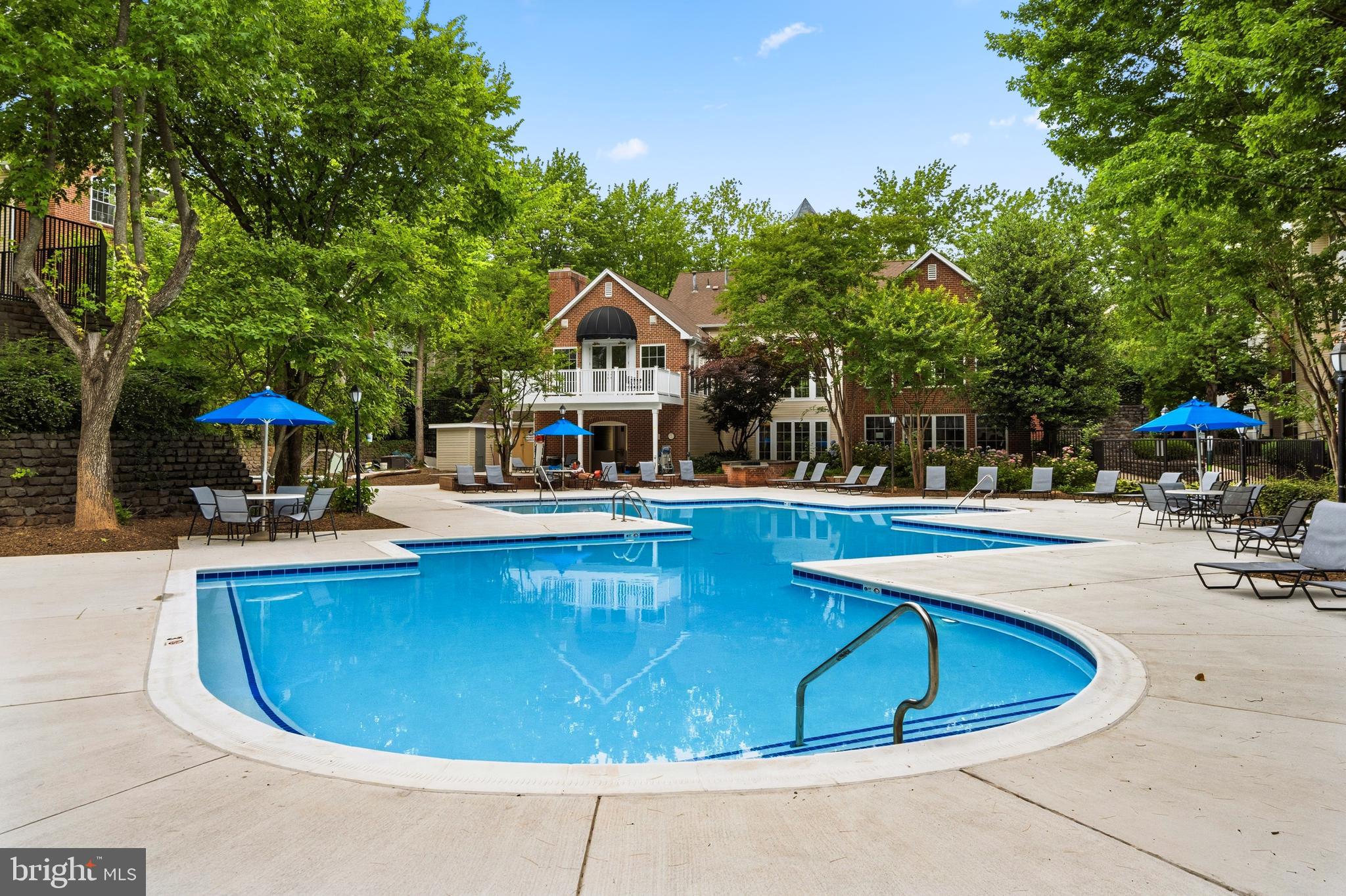 FOUNTAINS AT MCLEAN - Residential