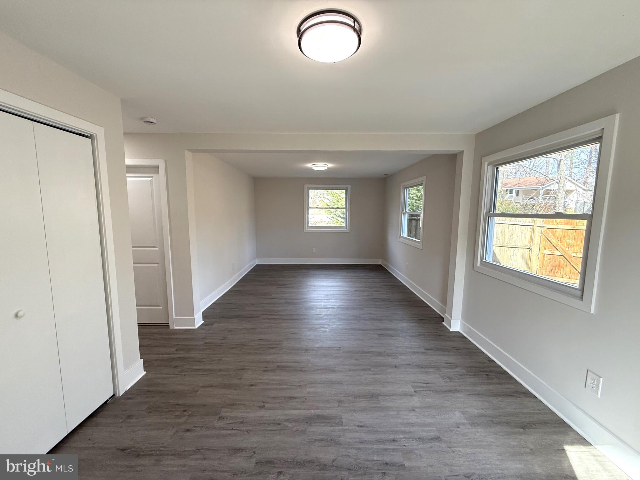 STONEYBROOKE - Residential