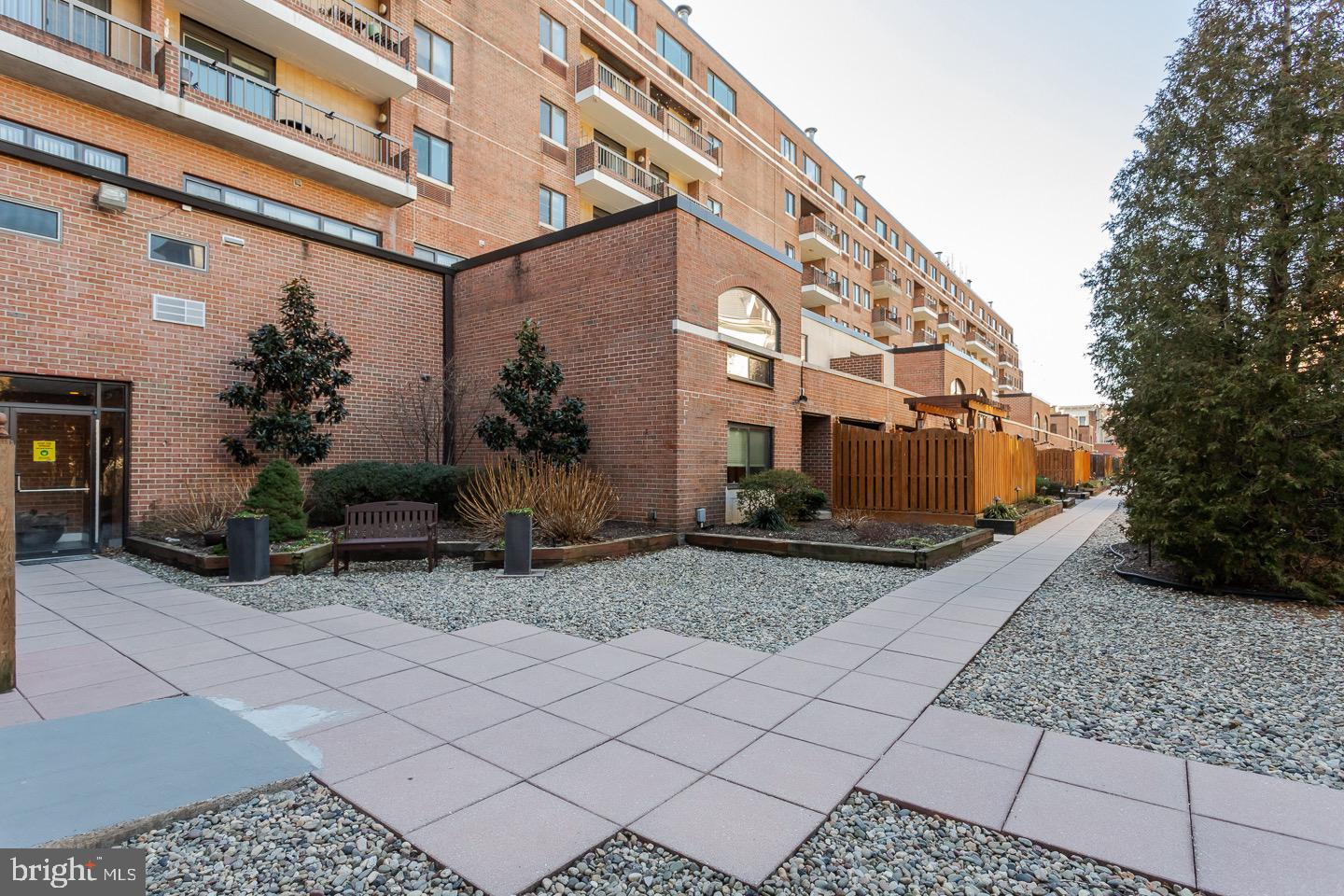SOCIETY HILL - Residential