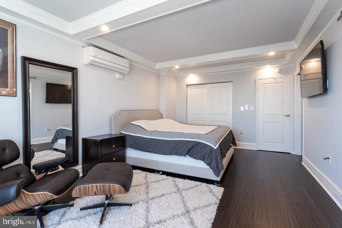 SOCIETY HILL - Residential