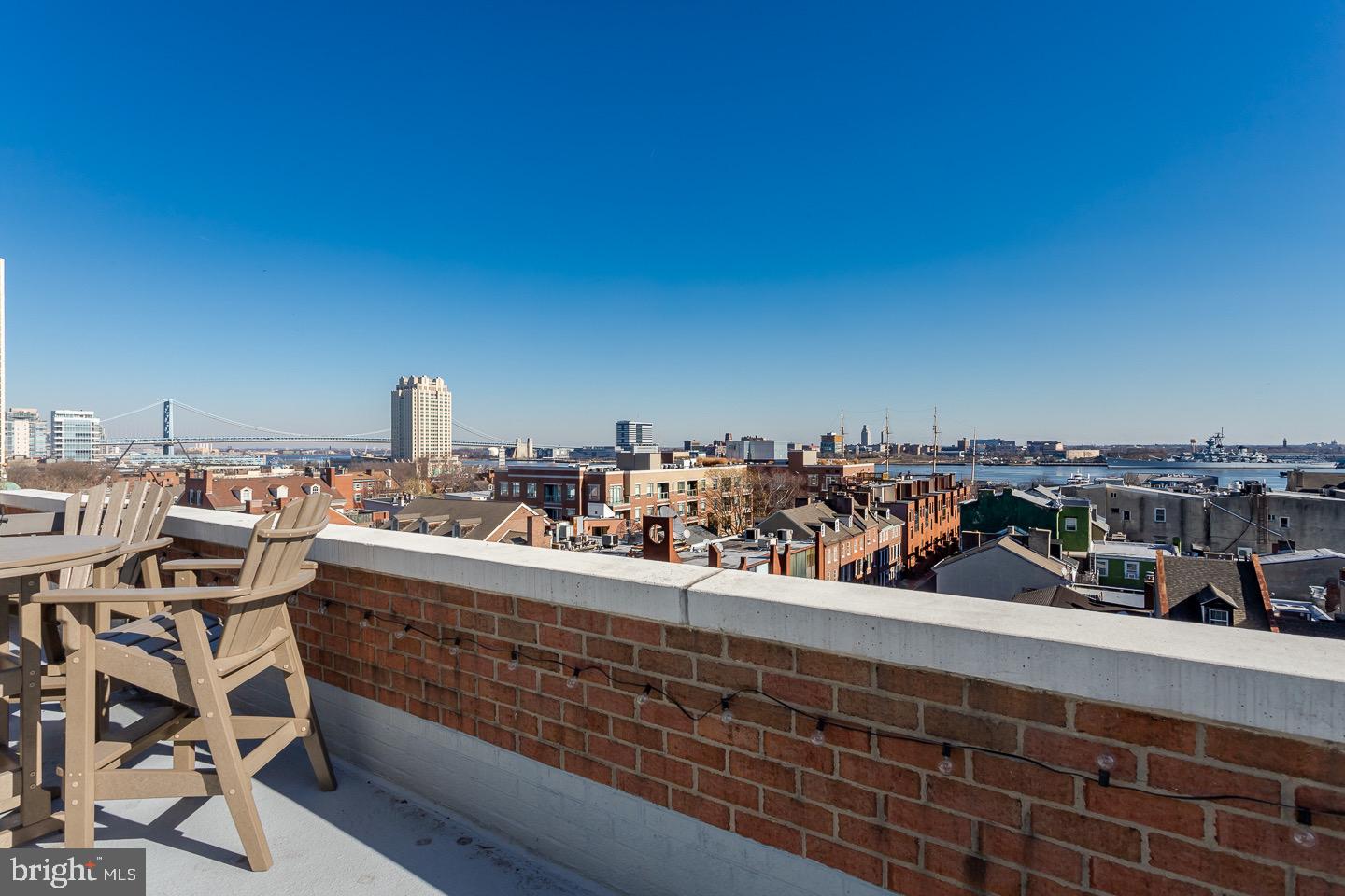 SOCIETY HILL - Residential