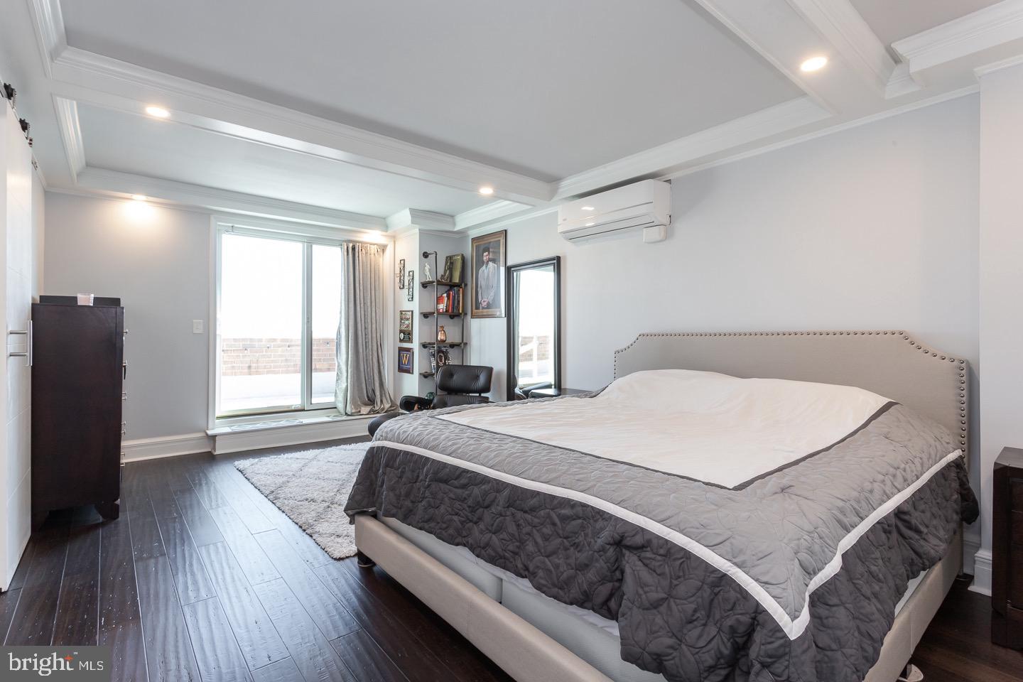 SOCIETY HILL - Residential