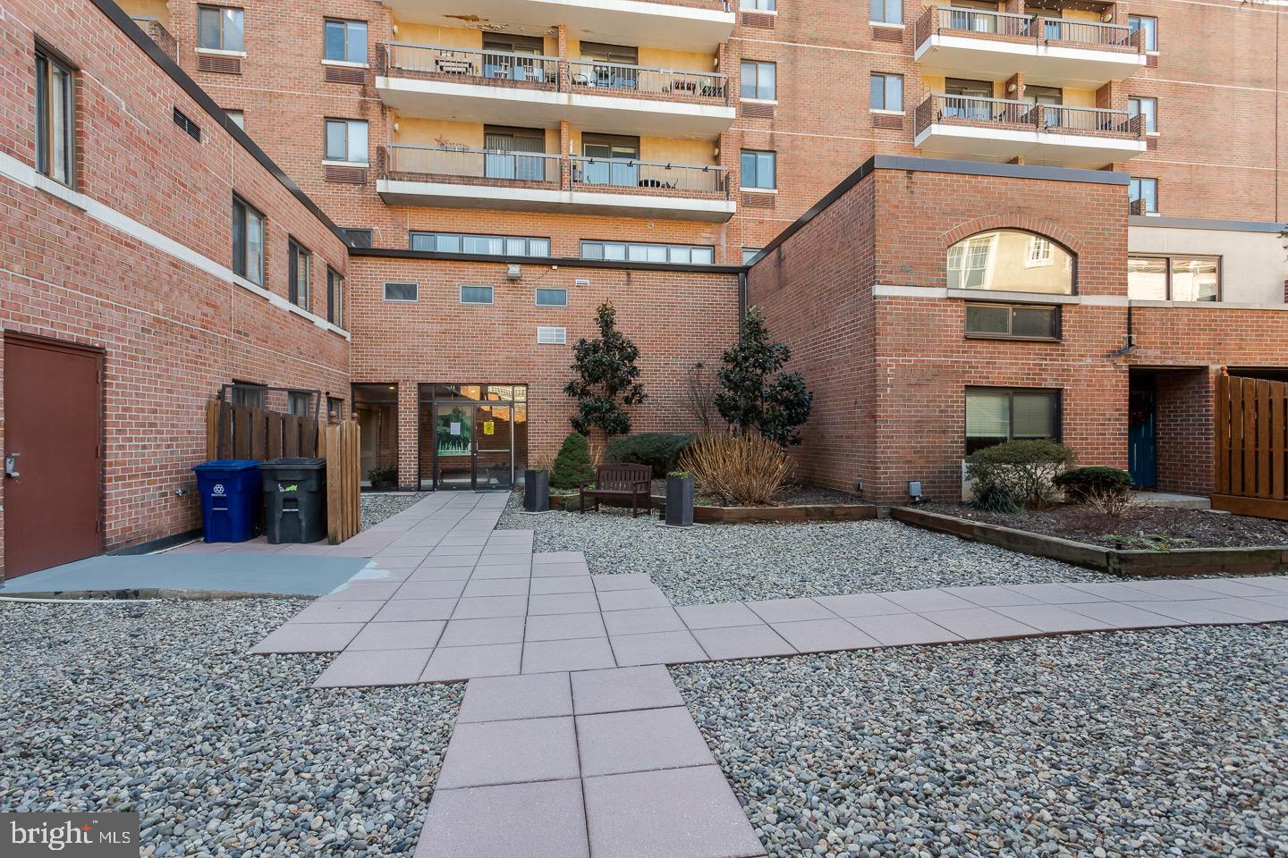 SOCIETY HILL - Residential