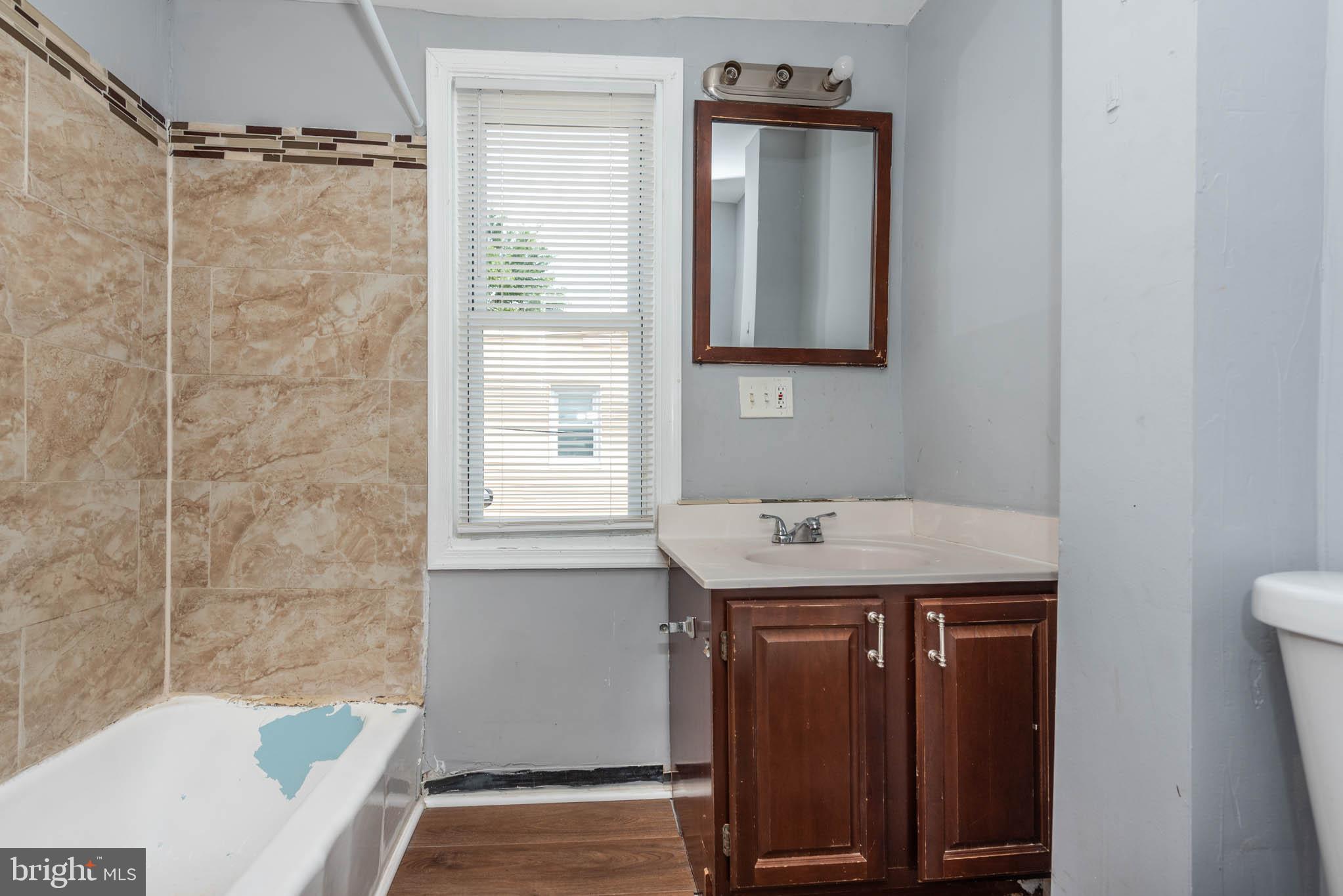 BROADWAY EAST - Residential