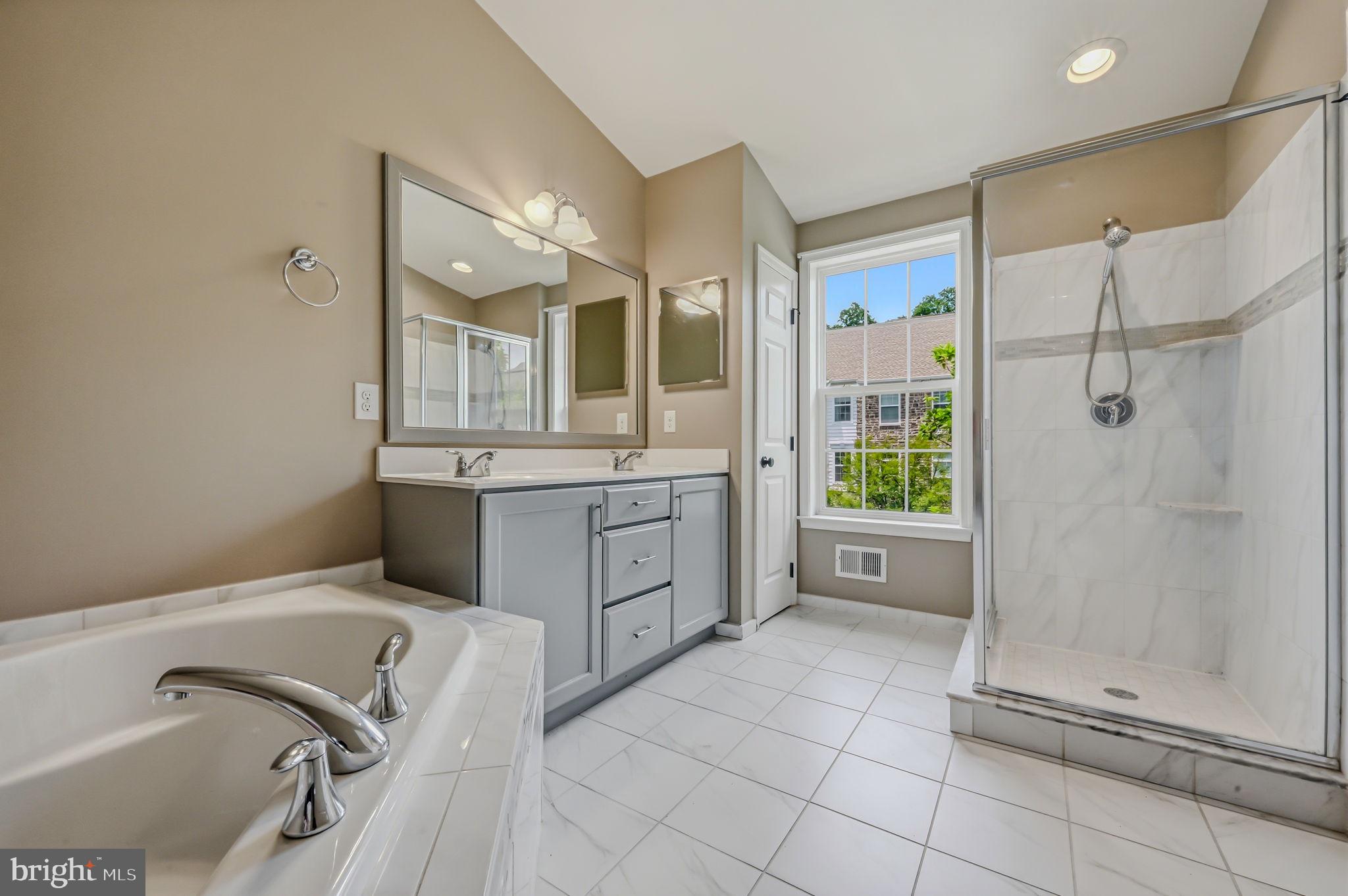 RAVENSCLIFF - Residential