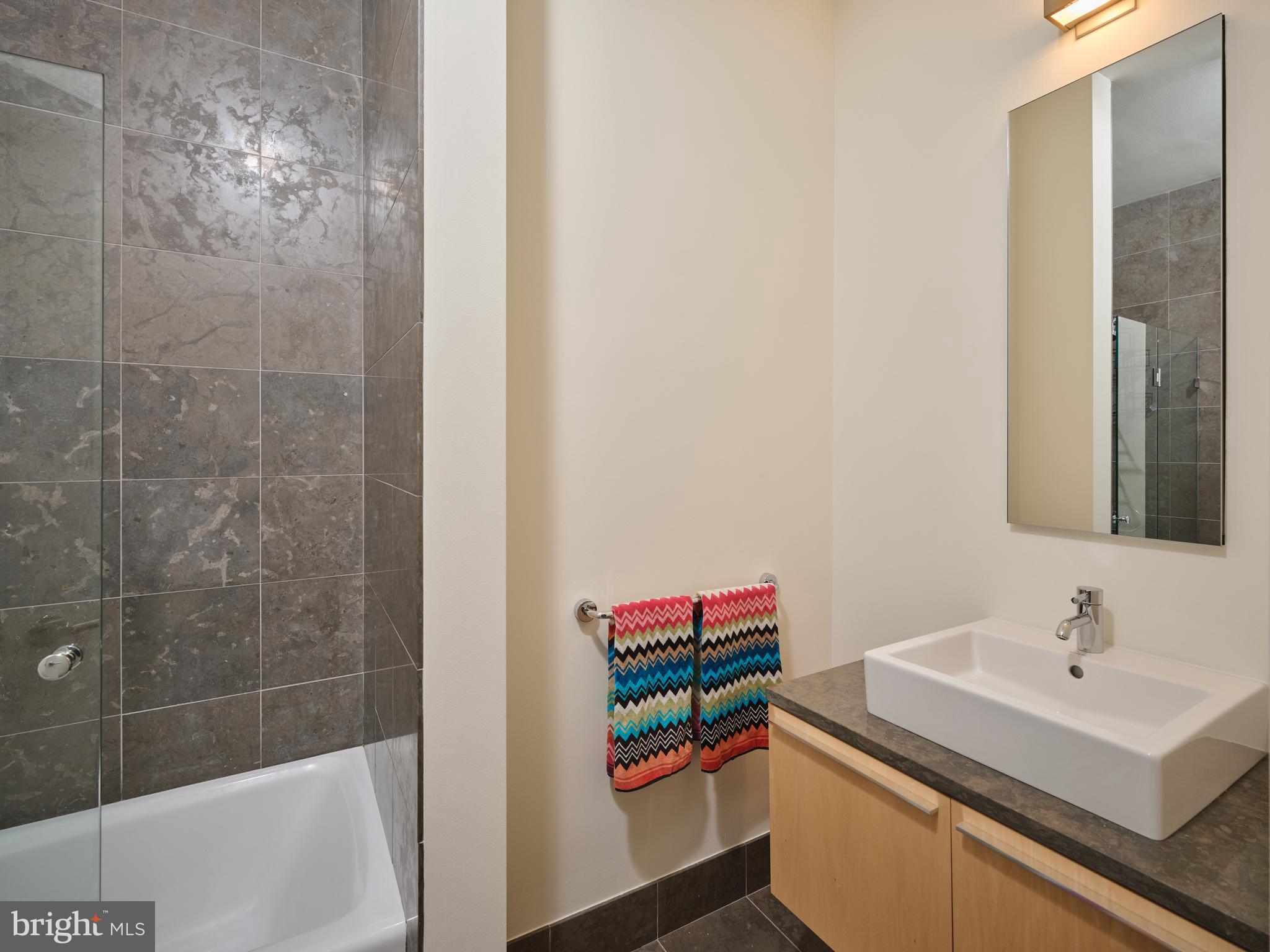 WASHINGTON SQ - Residential