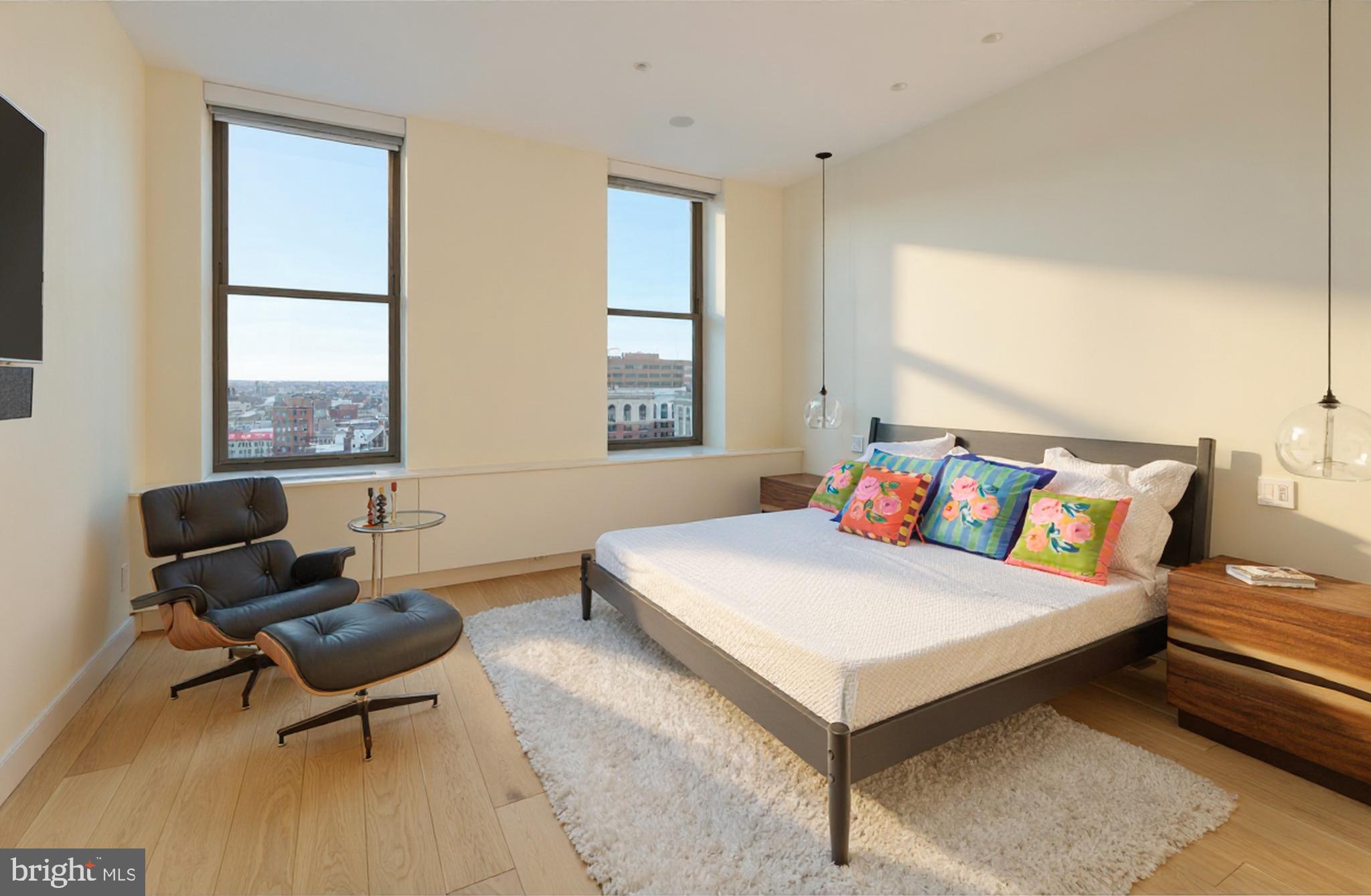 WASHINGTON SQ - Residential