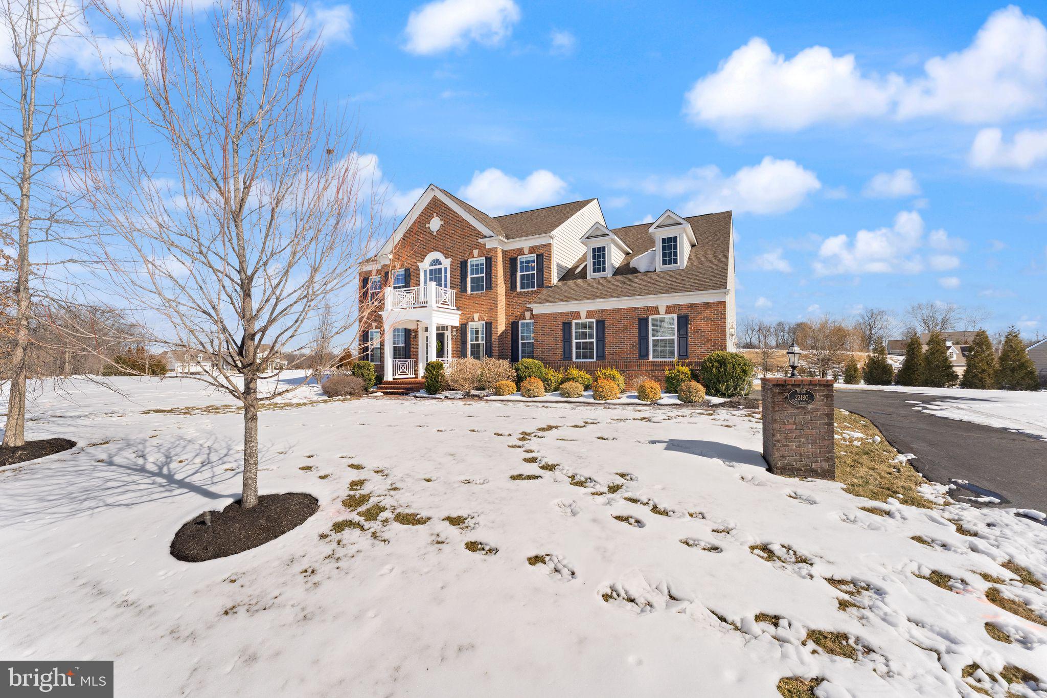 CREIGHTON FARMS - Residential