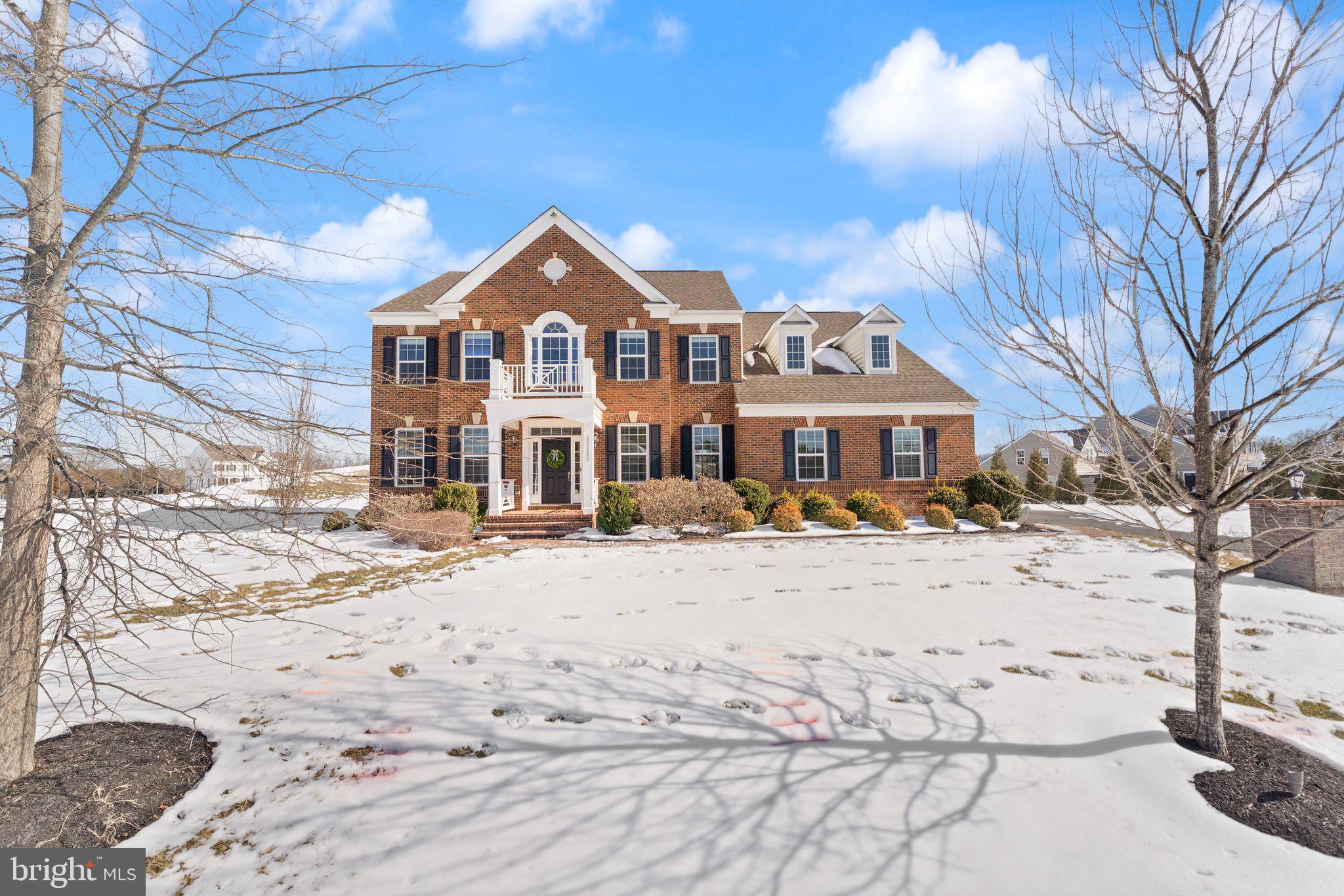 CREIGHTON FARMS - Residential