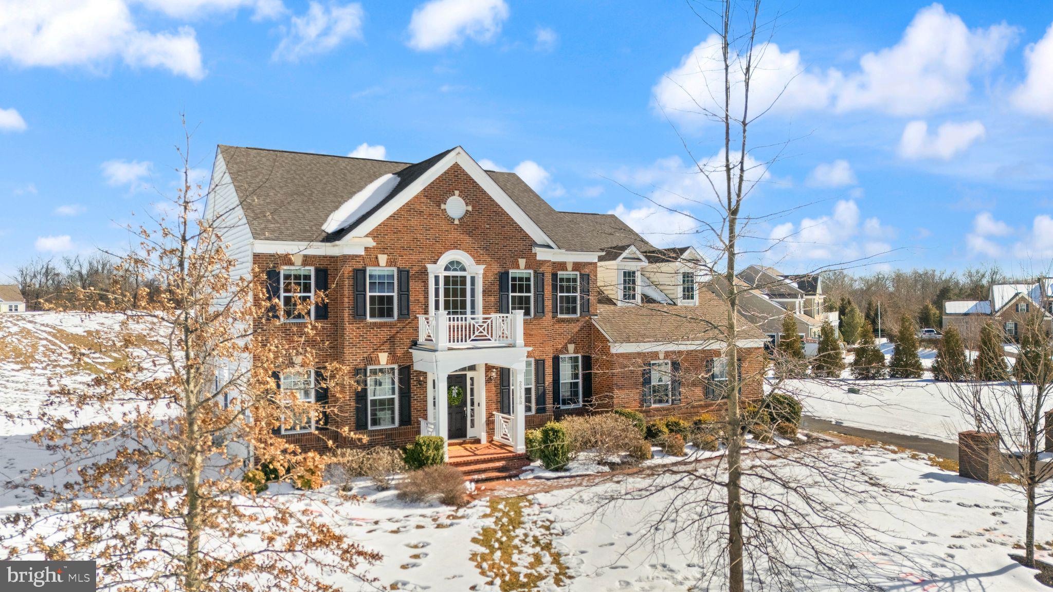 CREIGHTON FARMS - Residential
