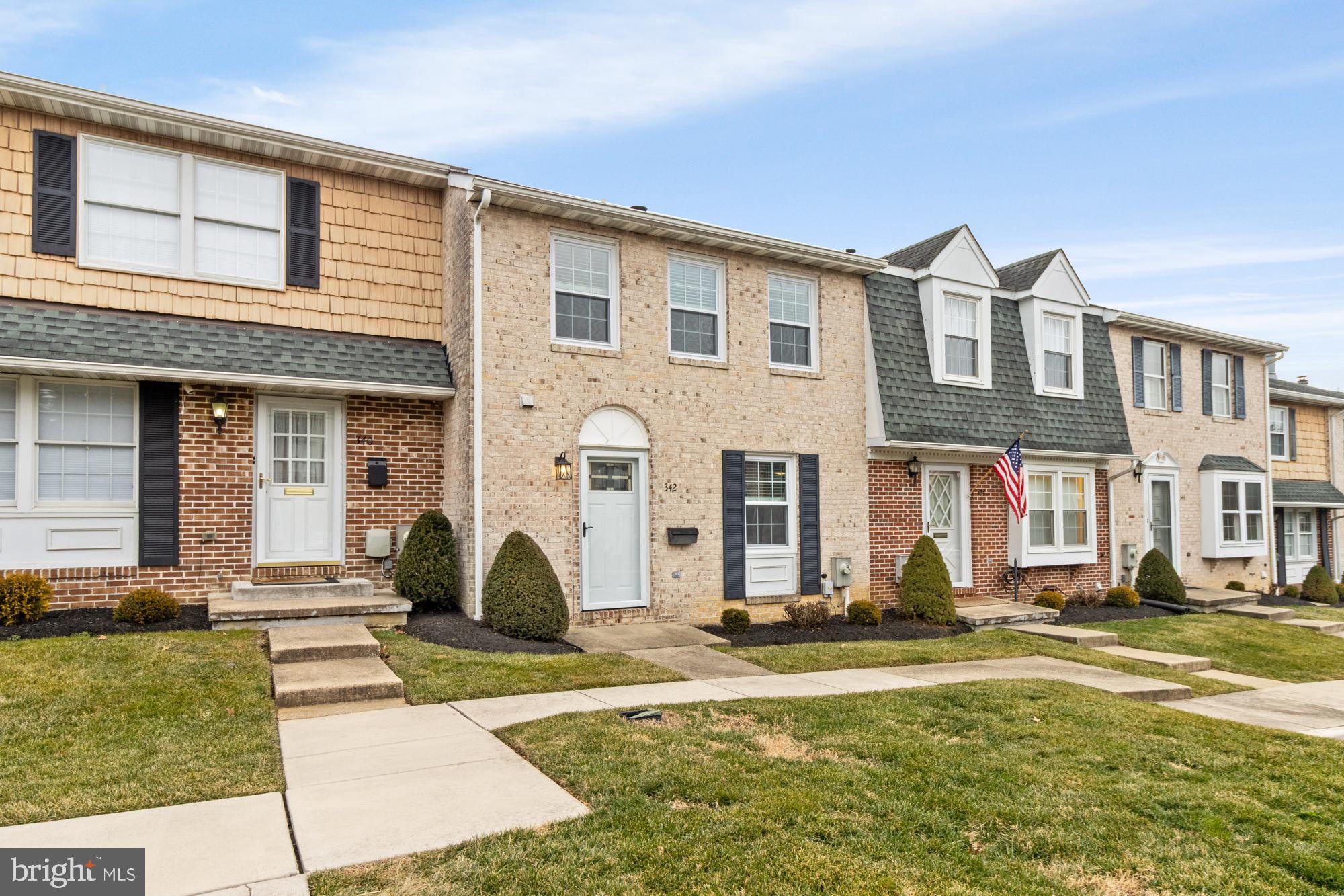 HARLAN SQUARE CONDOMINIUMS - Residential Lease