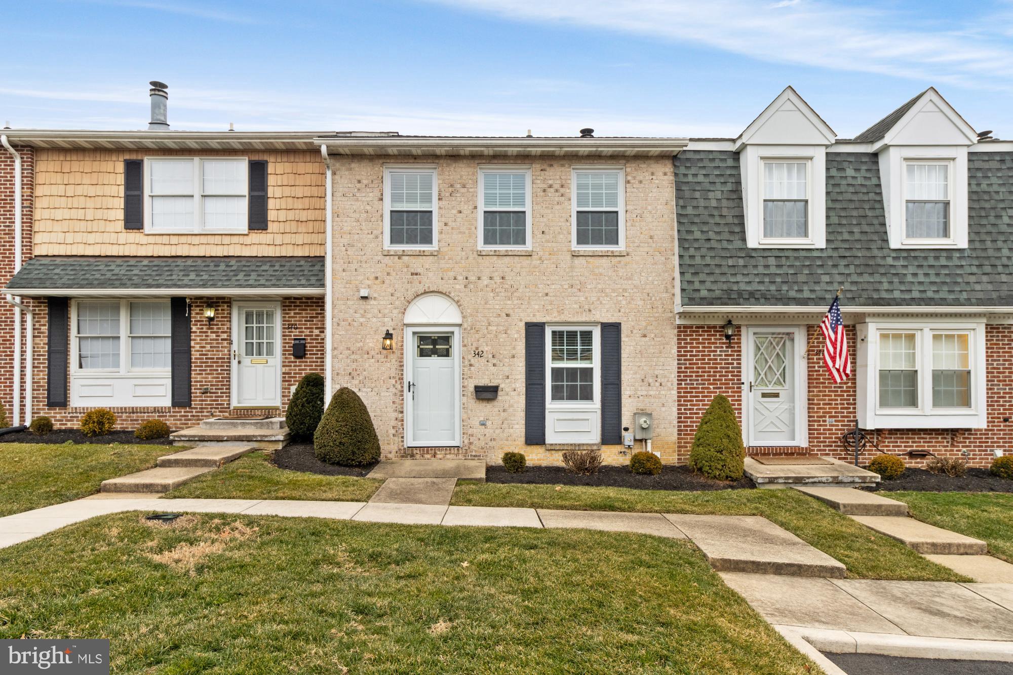 HARLAN SQUARE CONDOMINIUMS - Residential Lease