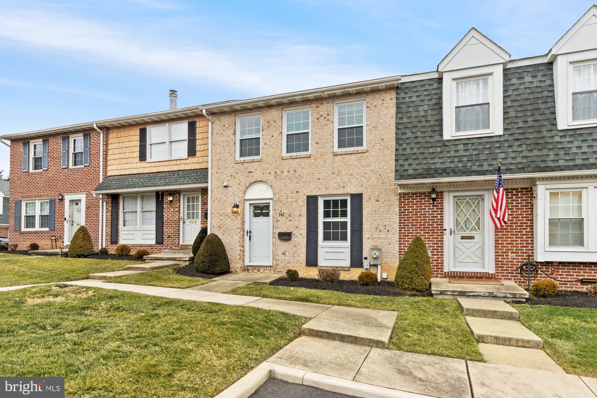 HARLAN SQUARE CONDOMINIUMS - Residential Lease