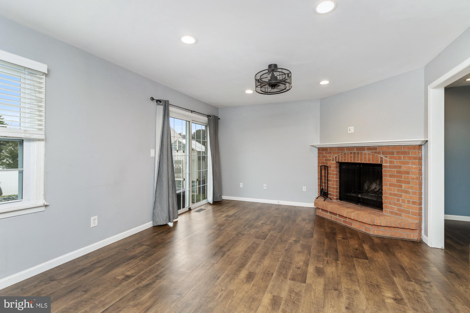 HARLAN SQUARE CONDOMINIUMS - Residential Lease