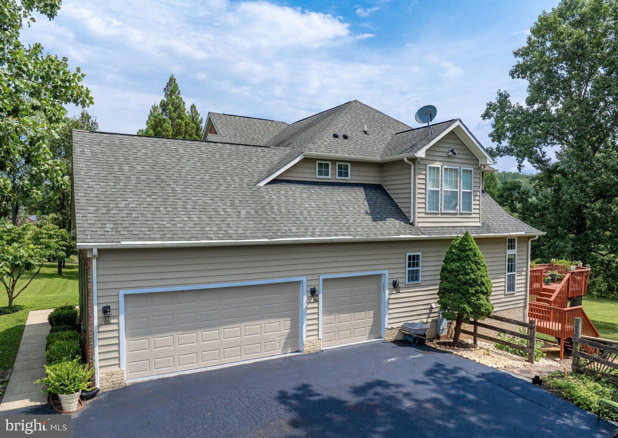JONATHANS DELIGHT - Residential