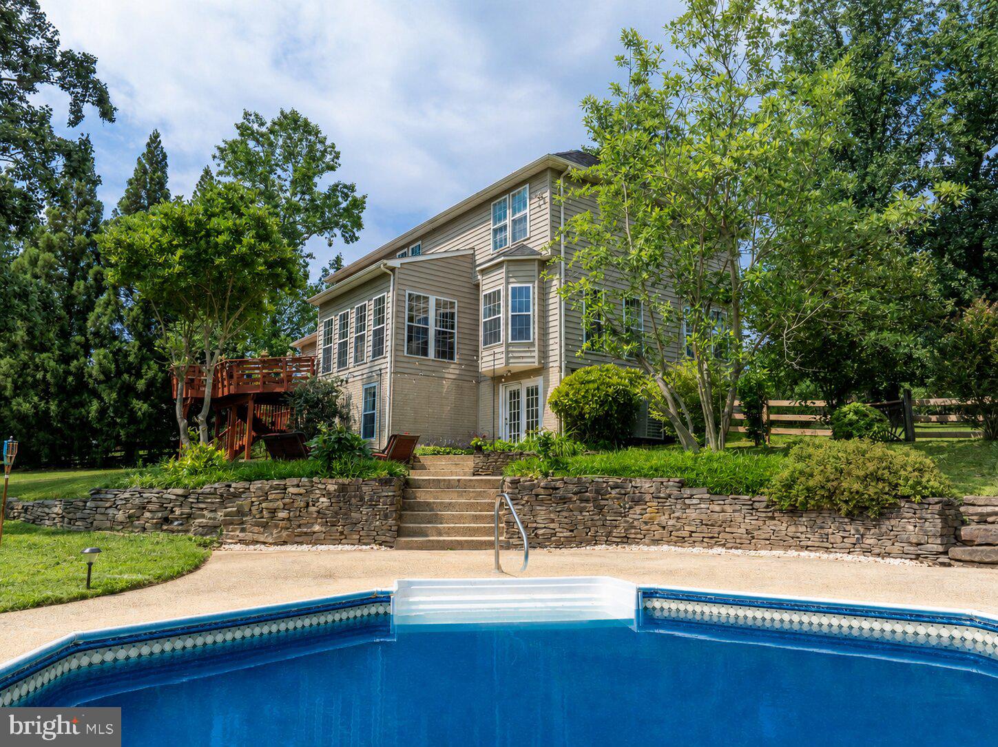 JONATHANS DELIGHT - Residential