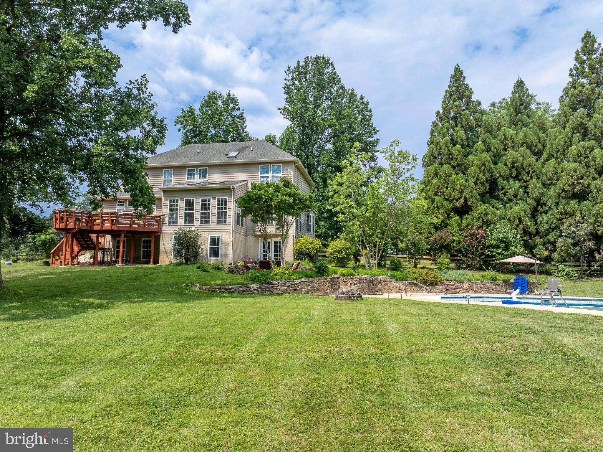 JONATHANS DELIGHT - Residential