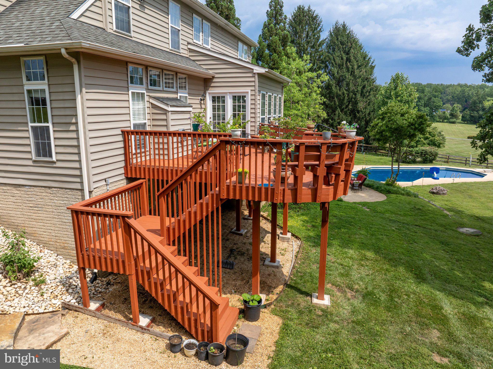 JONATHANS DELIGHT - Residential