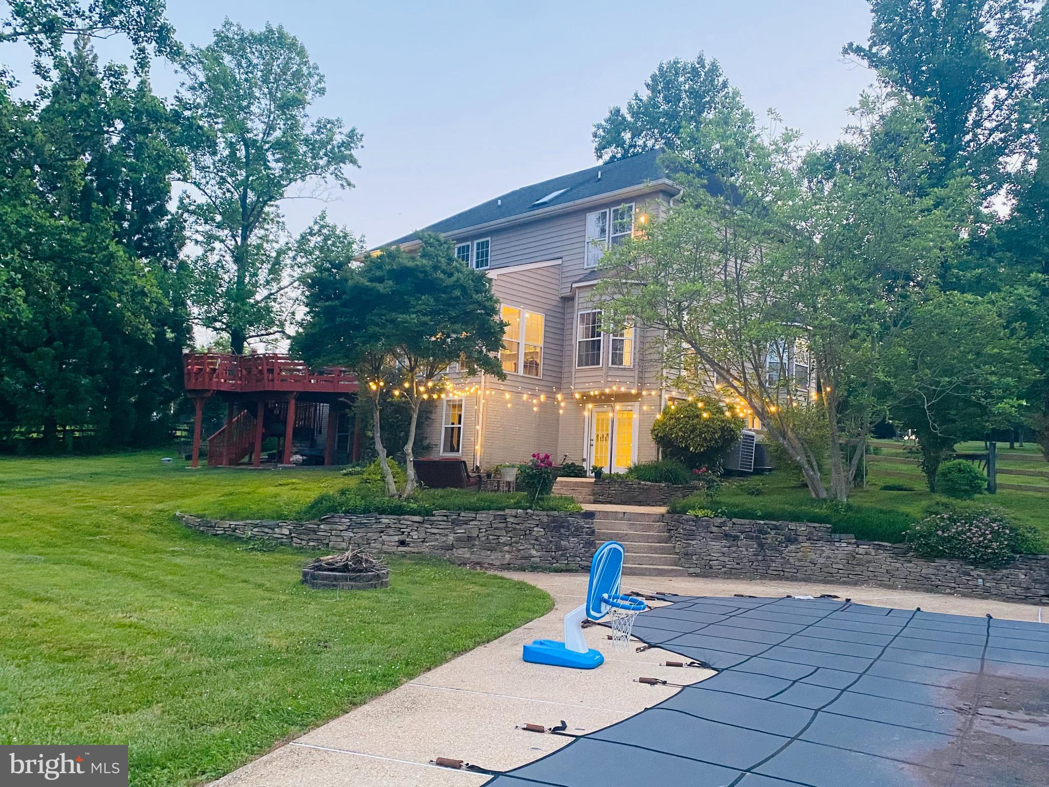 JONATHANS DELIGHT - Residential
