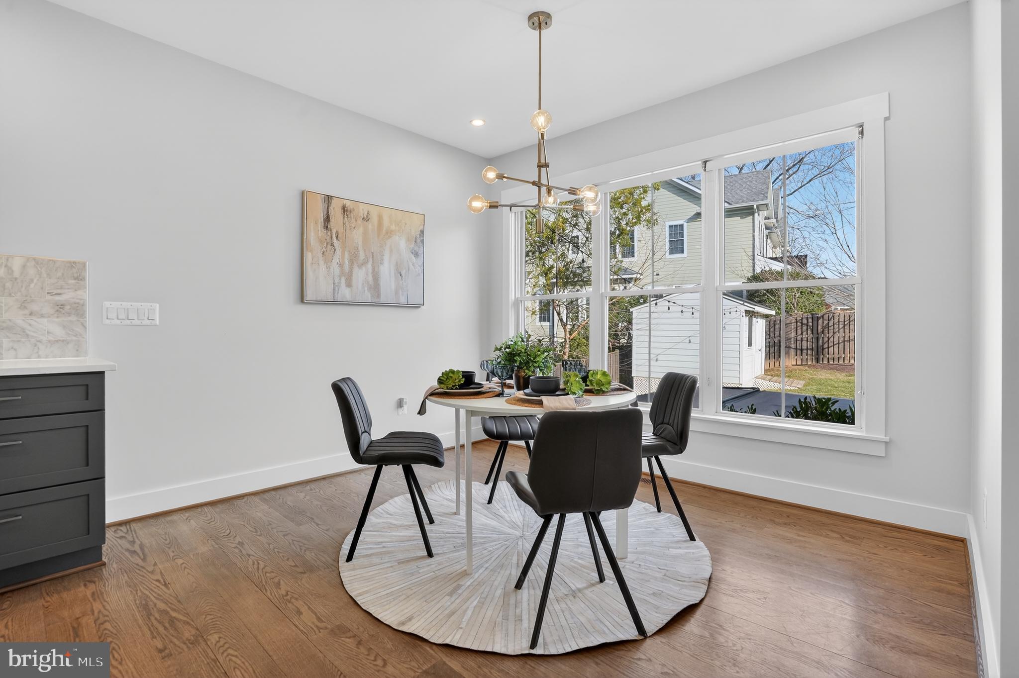 CRESCENT HILLS - Residential