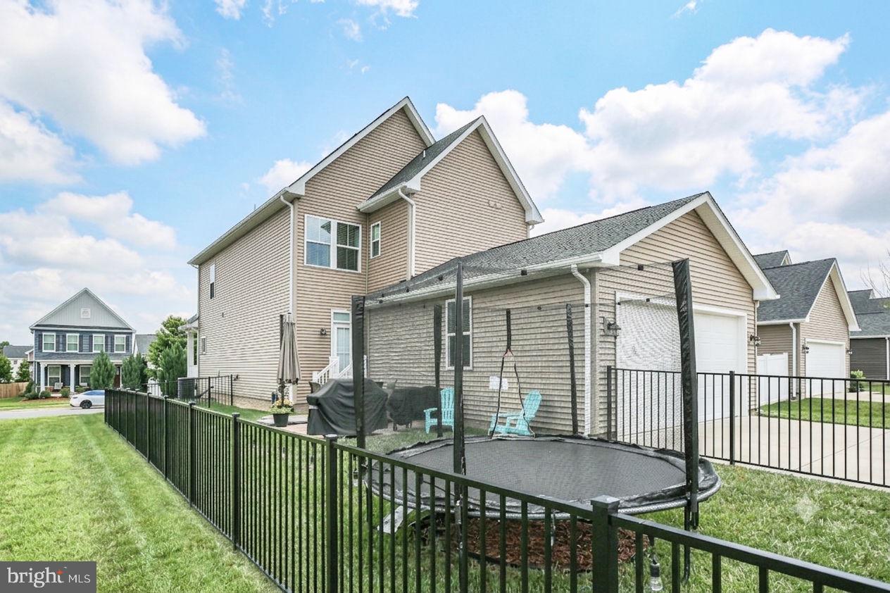 THE VILLAGE AT COURTHOUSE COMMONS - Residential