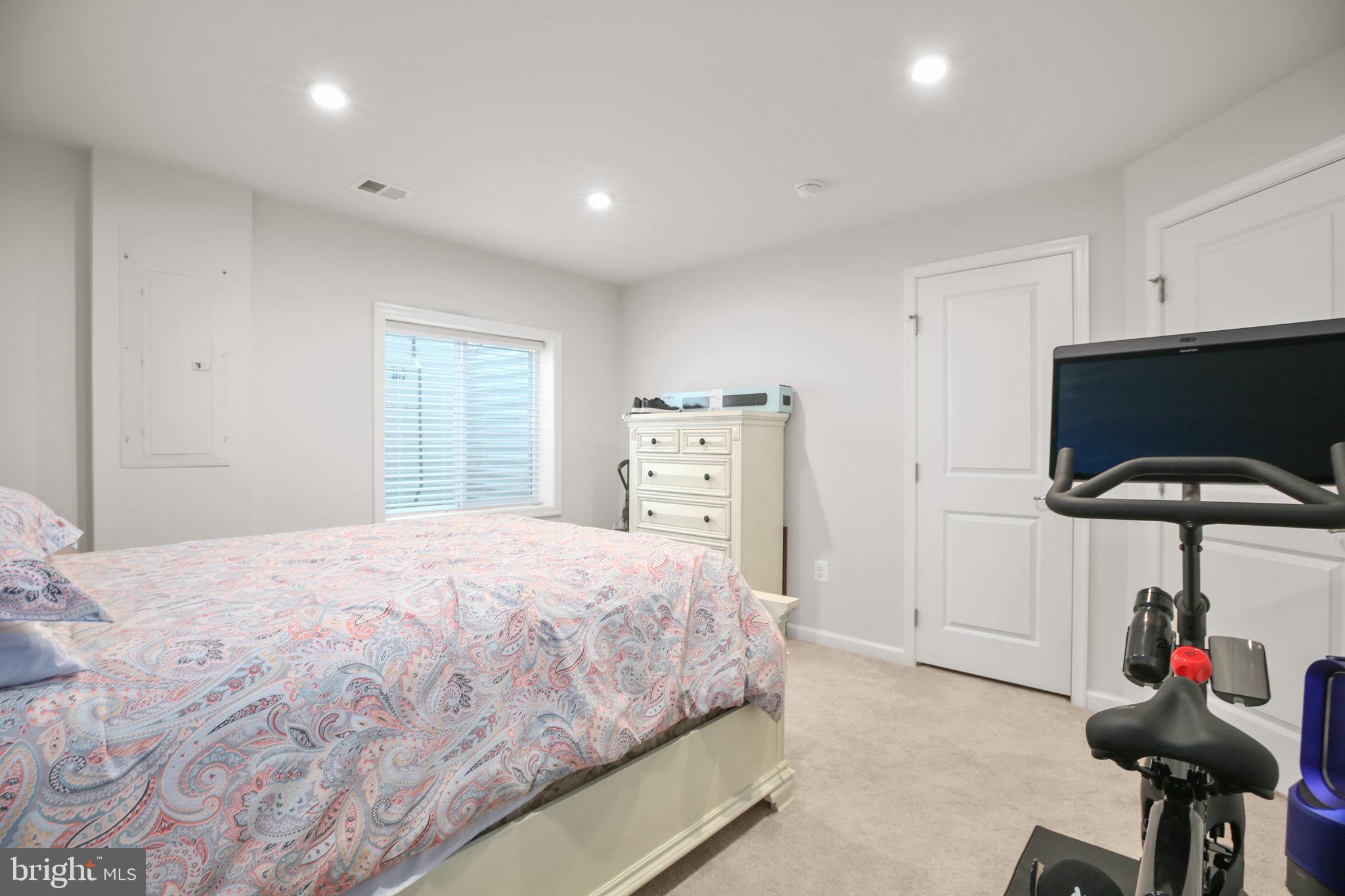 THE VILLAGE AT COURTHOUSE COMMONS - Residential