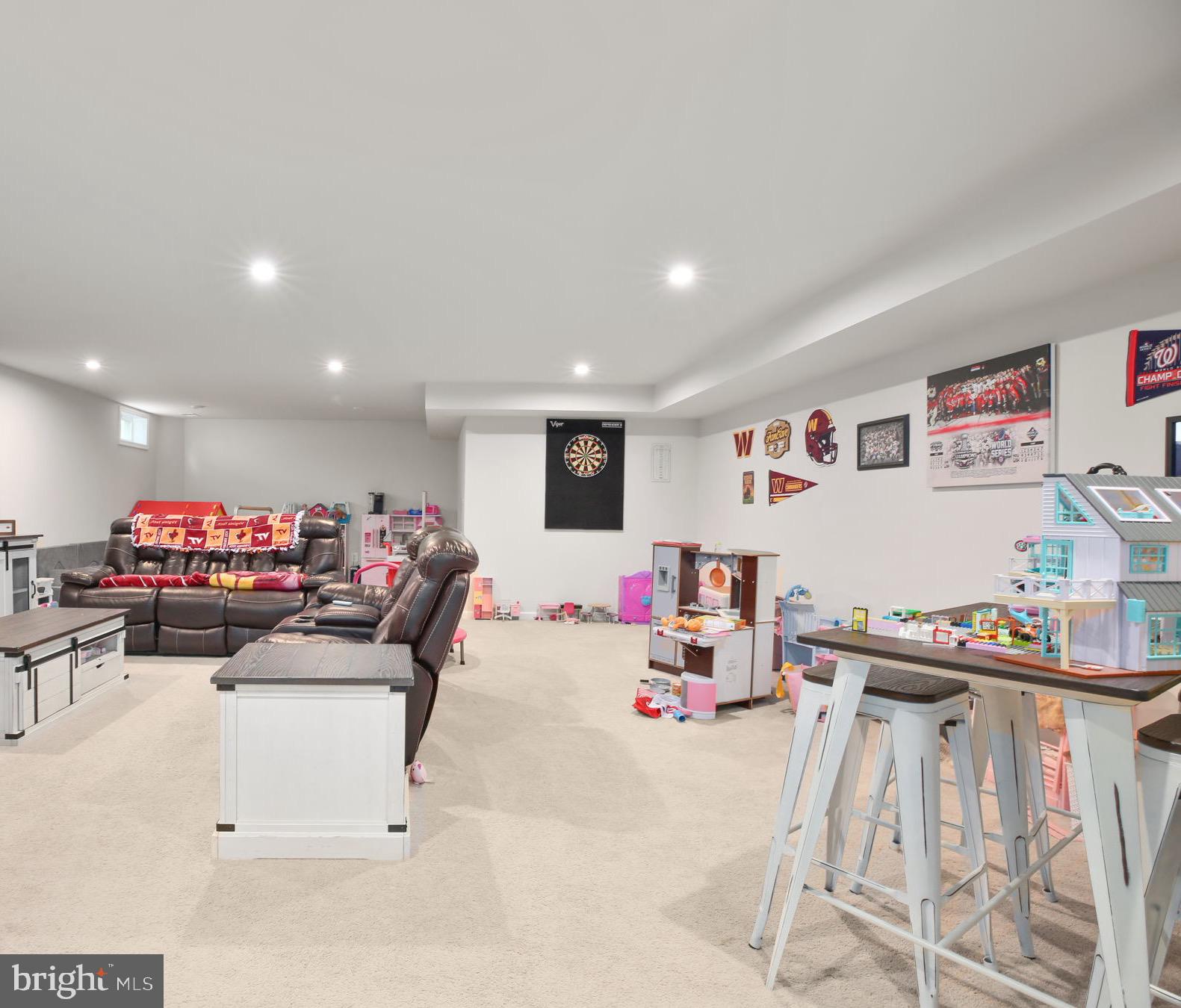 THE VILLAGE AT COURTHOUSE COMMONS - Residential