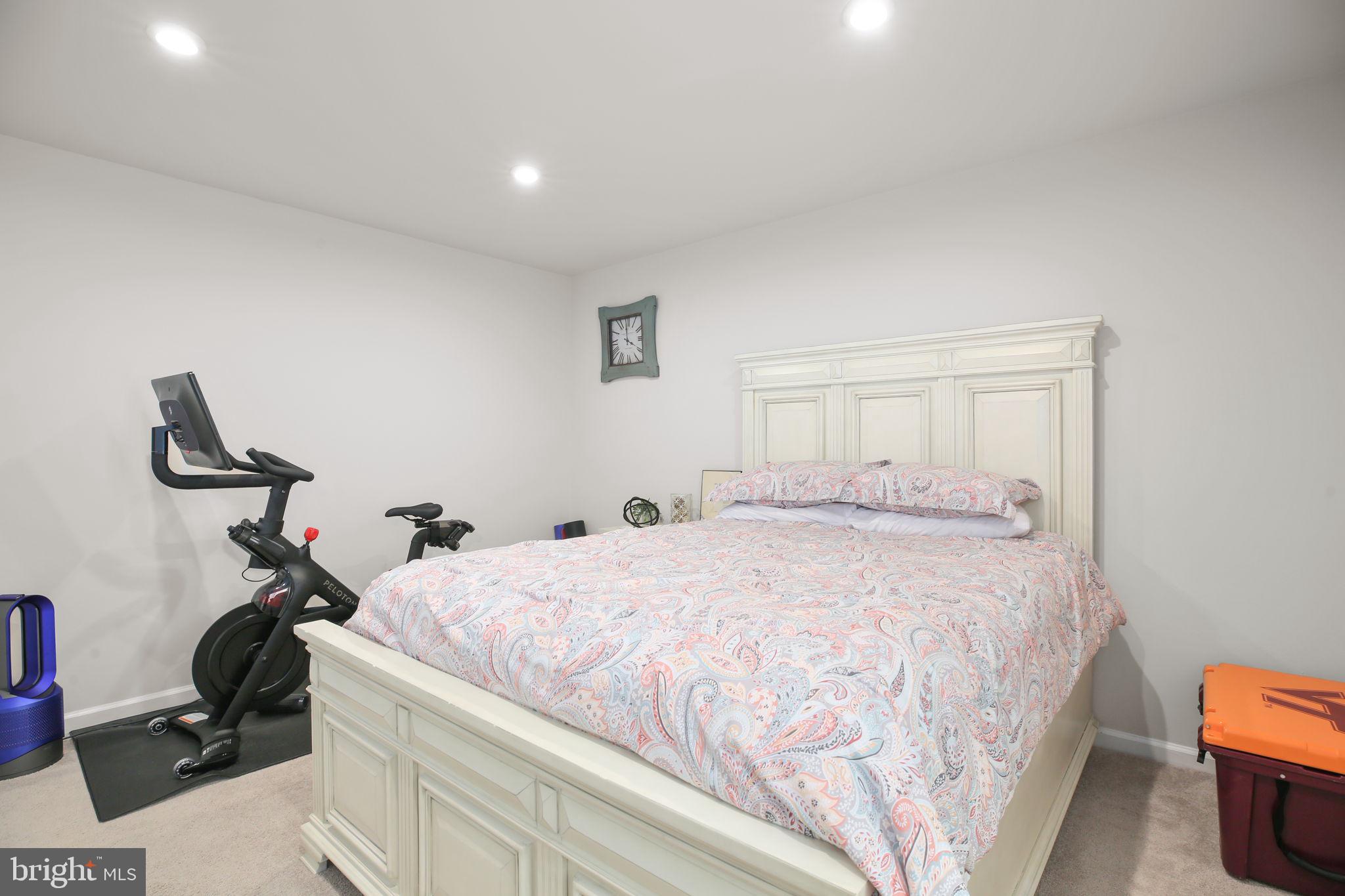 THE VILLAGE AT COURTHOUSE COMMONS - Residential