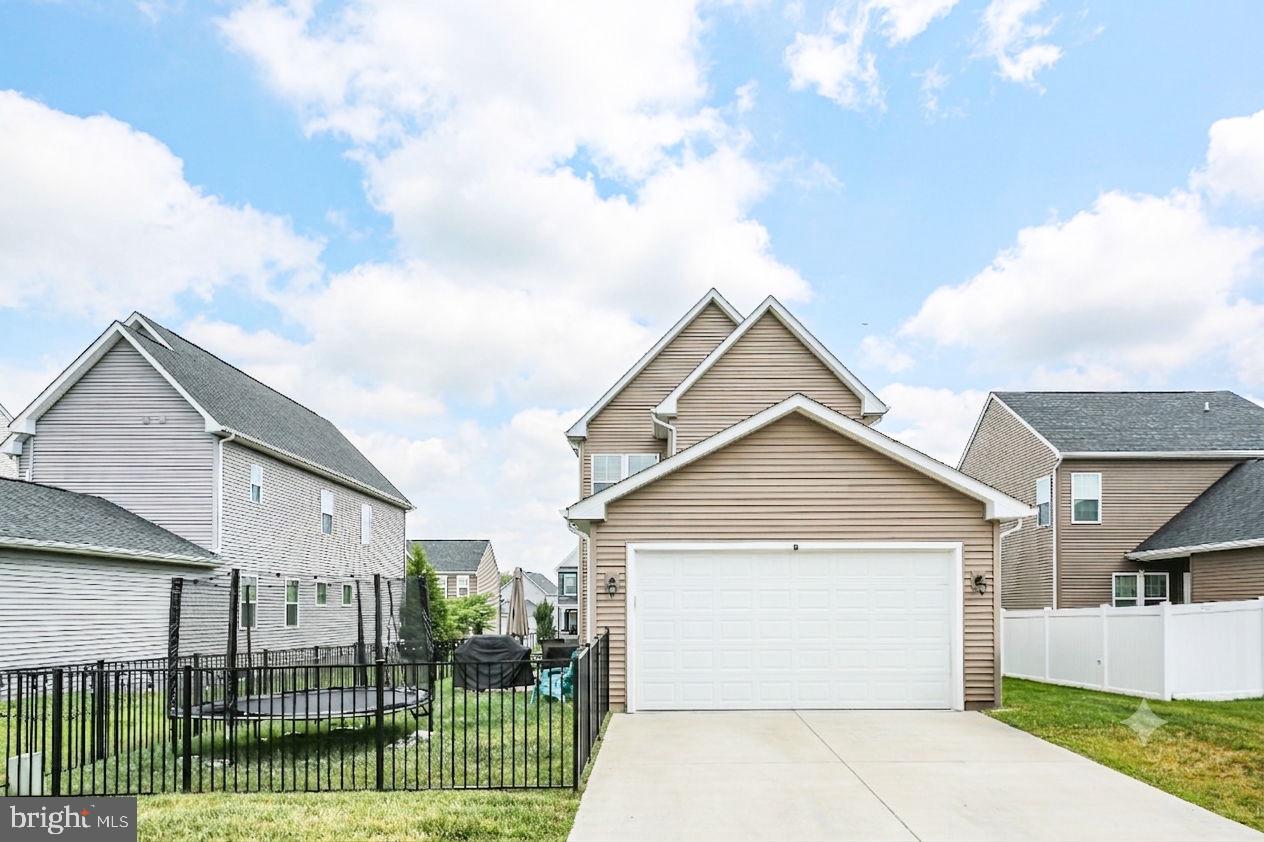 THE VILLAGE AT COURTHOUSE COMMONS - Residential