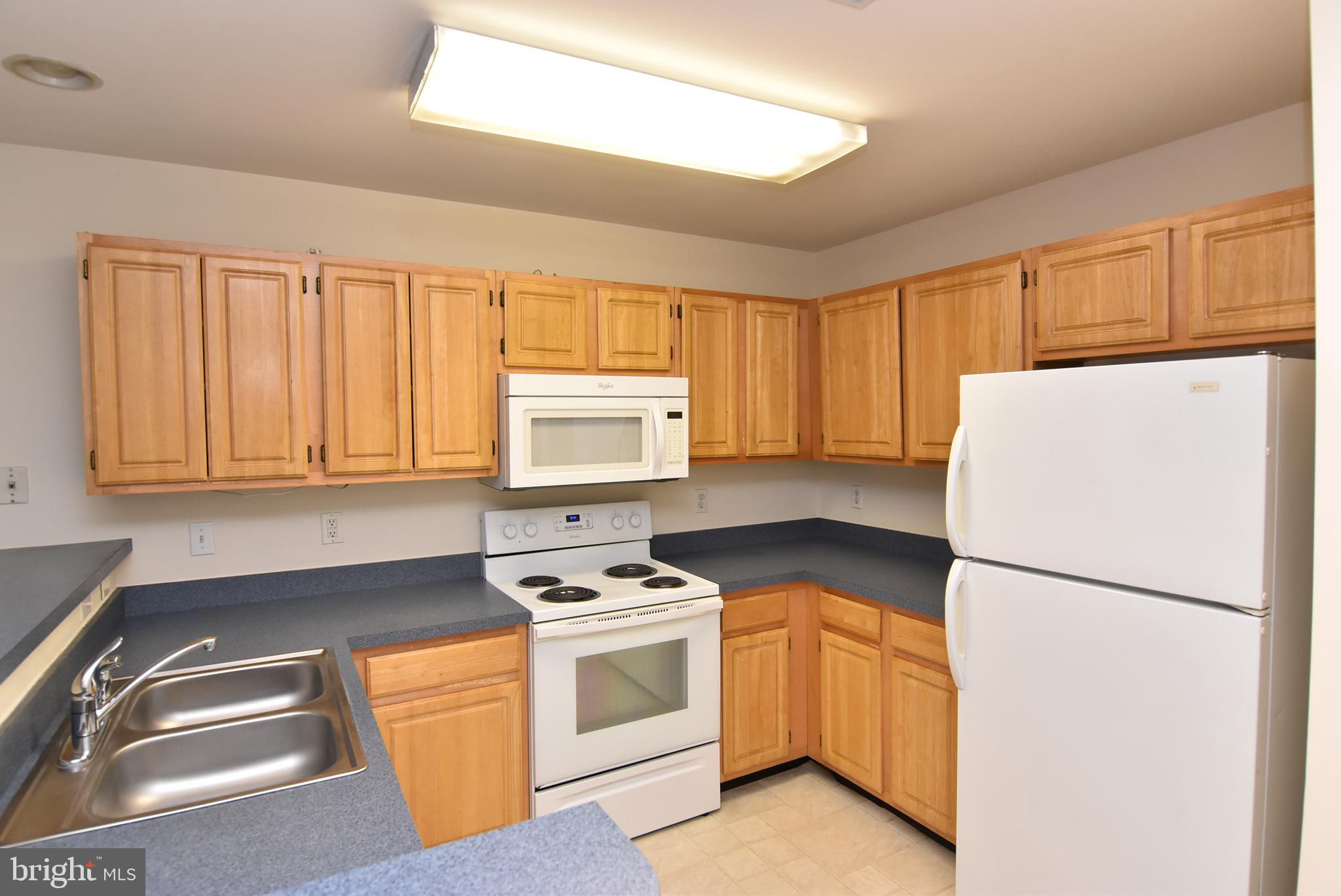 SANIBEL VILLAGE - Residential