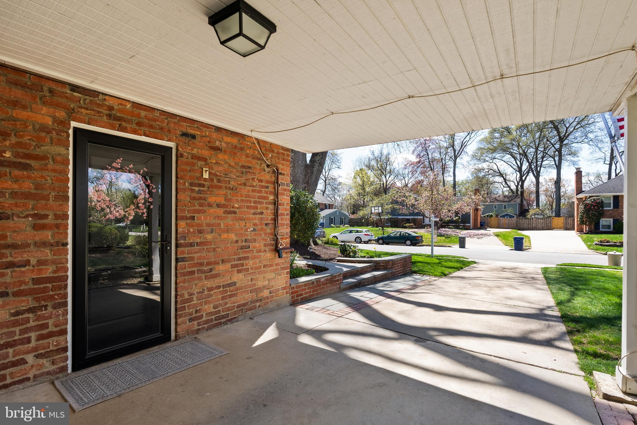 RIVERSIDE GARDENS - Residential