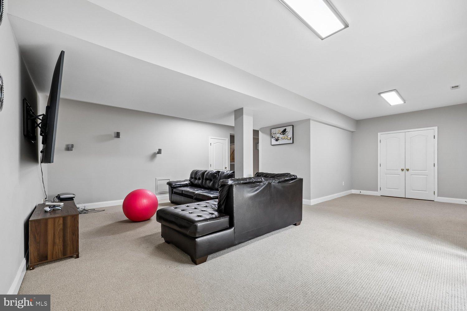 HOYLES MILL VILLAGE - Residential