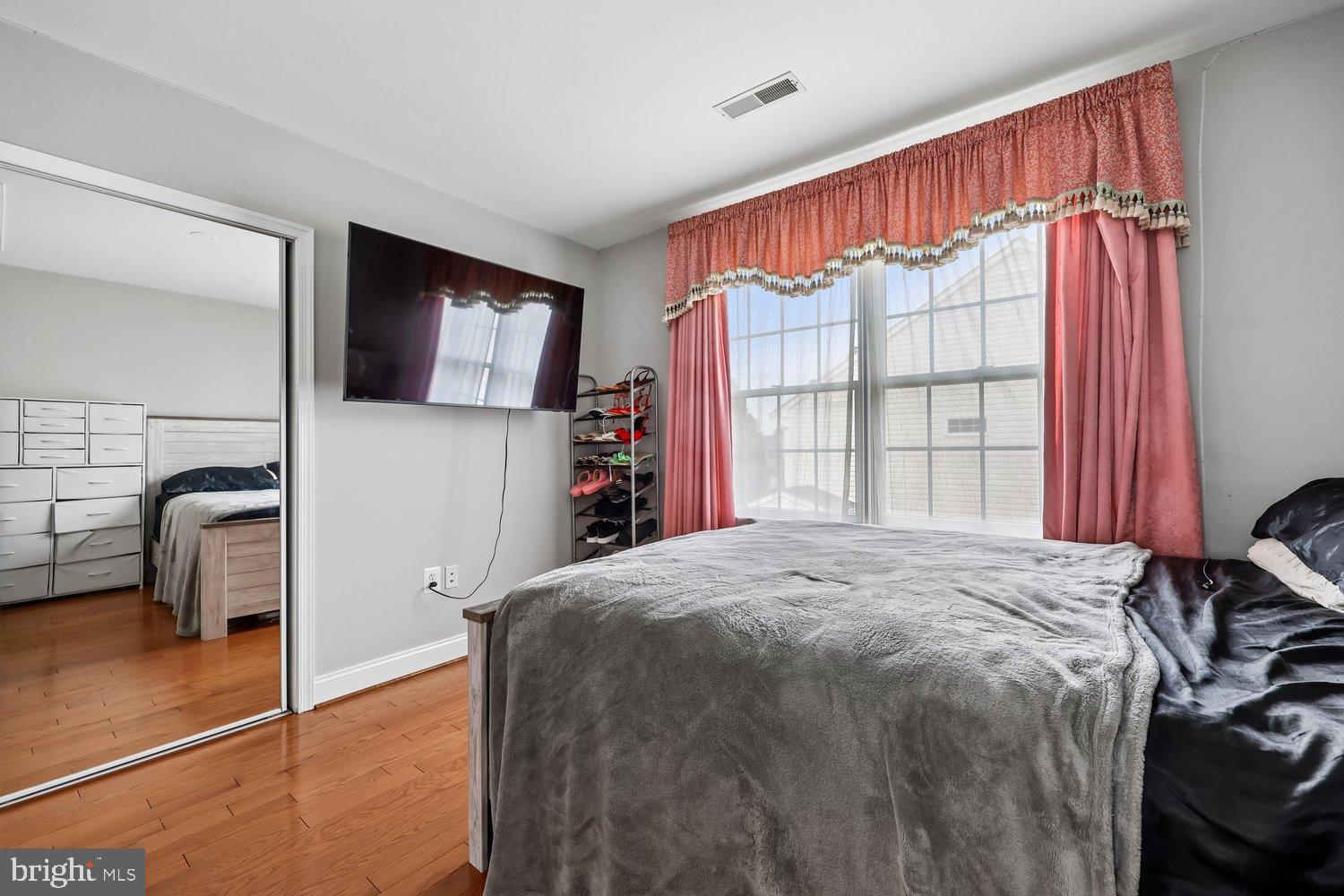 HOYLES MILL VILLAGE - Residential