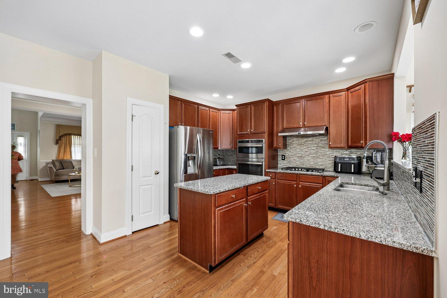HOYLES MILL VILLAGE - Residential