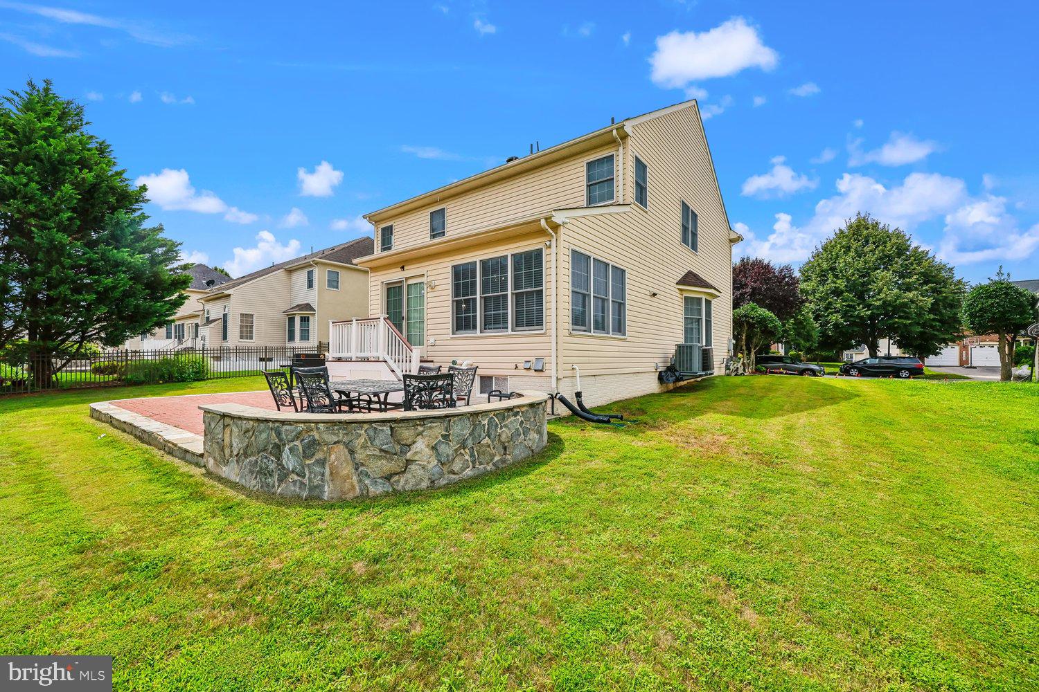 HOYLES MILL VILLAGE - Residential