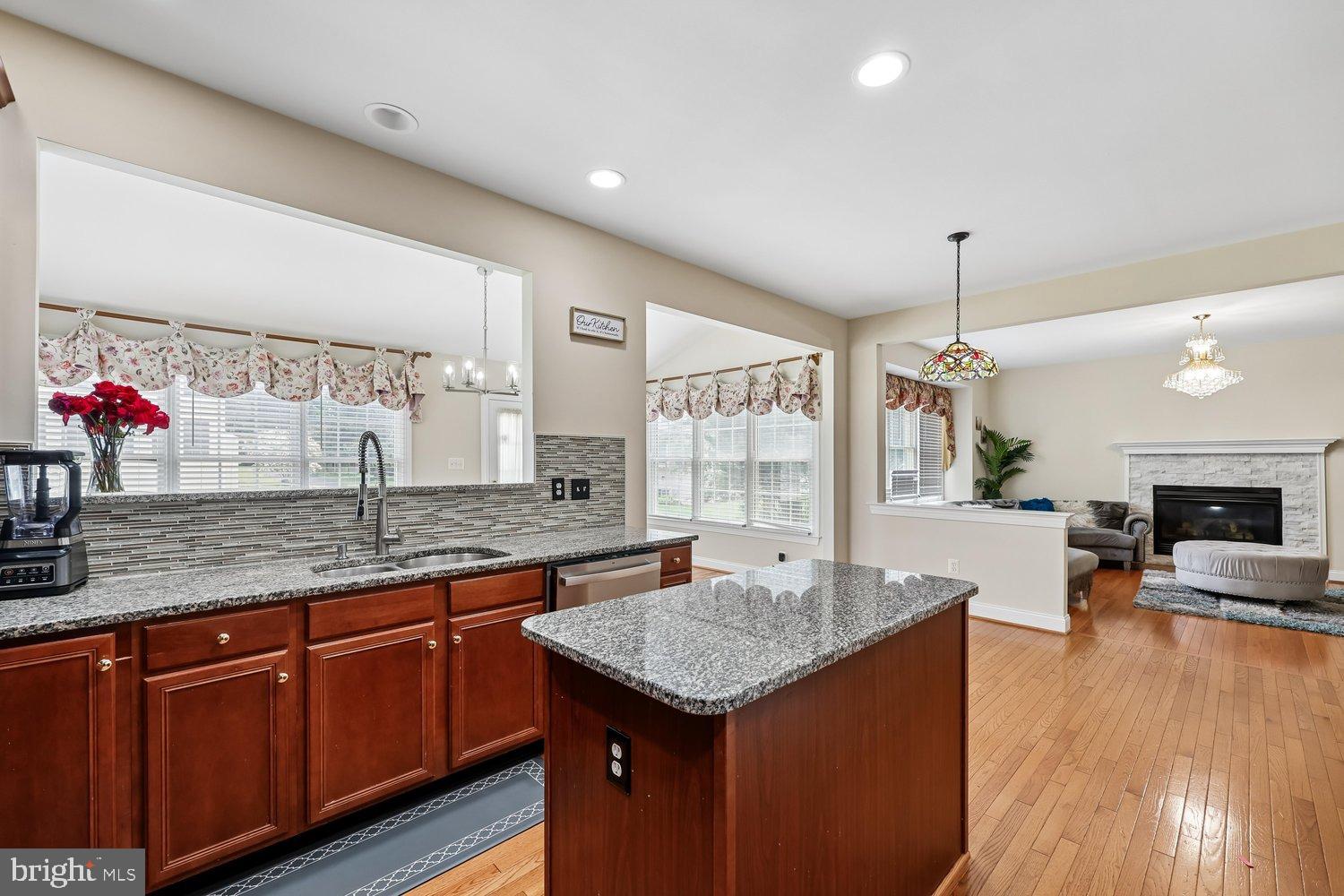 HOYLES MILL VILLAGE - Residential