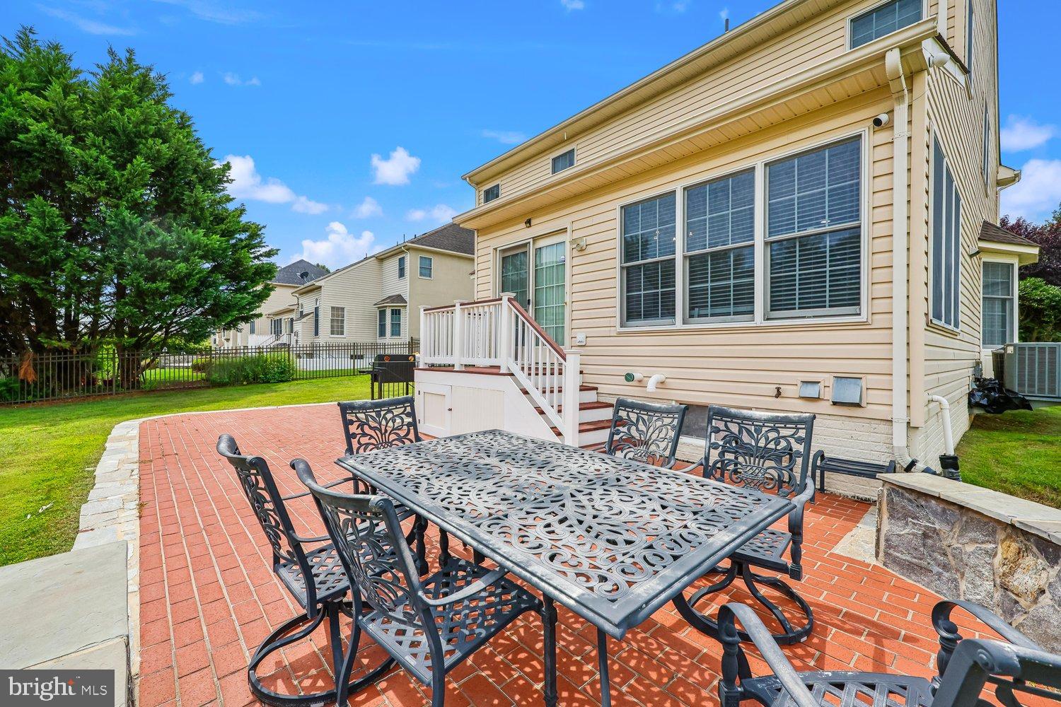 HOYLES MILL VILLAGE - Residential