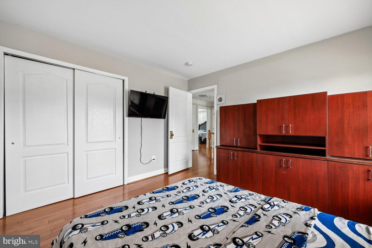 HOYLES MILL VILLAGE - Residential