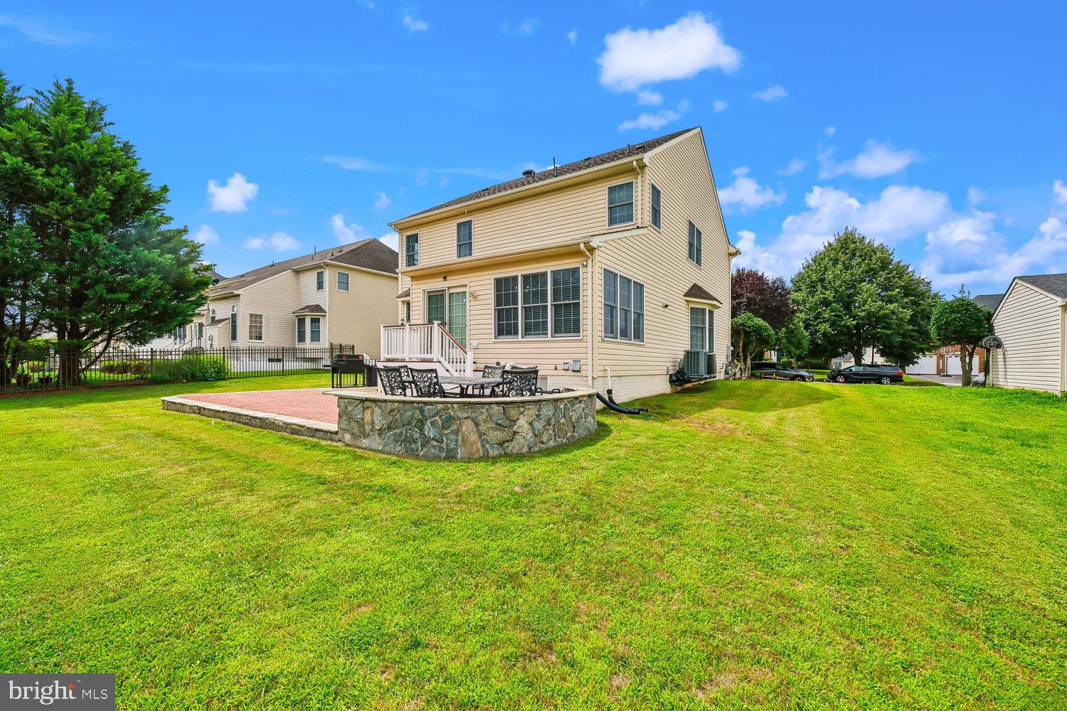 HOYLES MILL VILLAGE - Residential