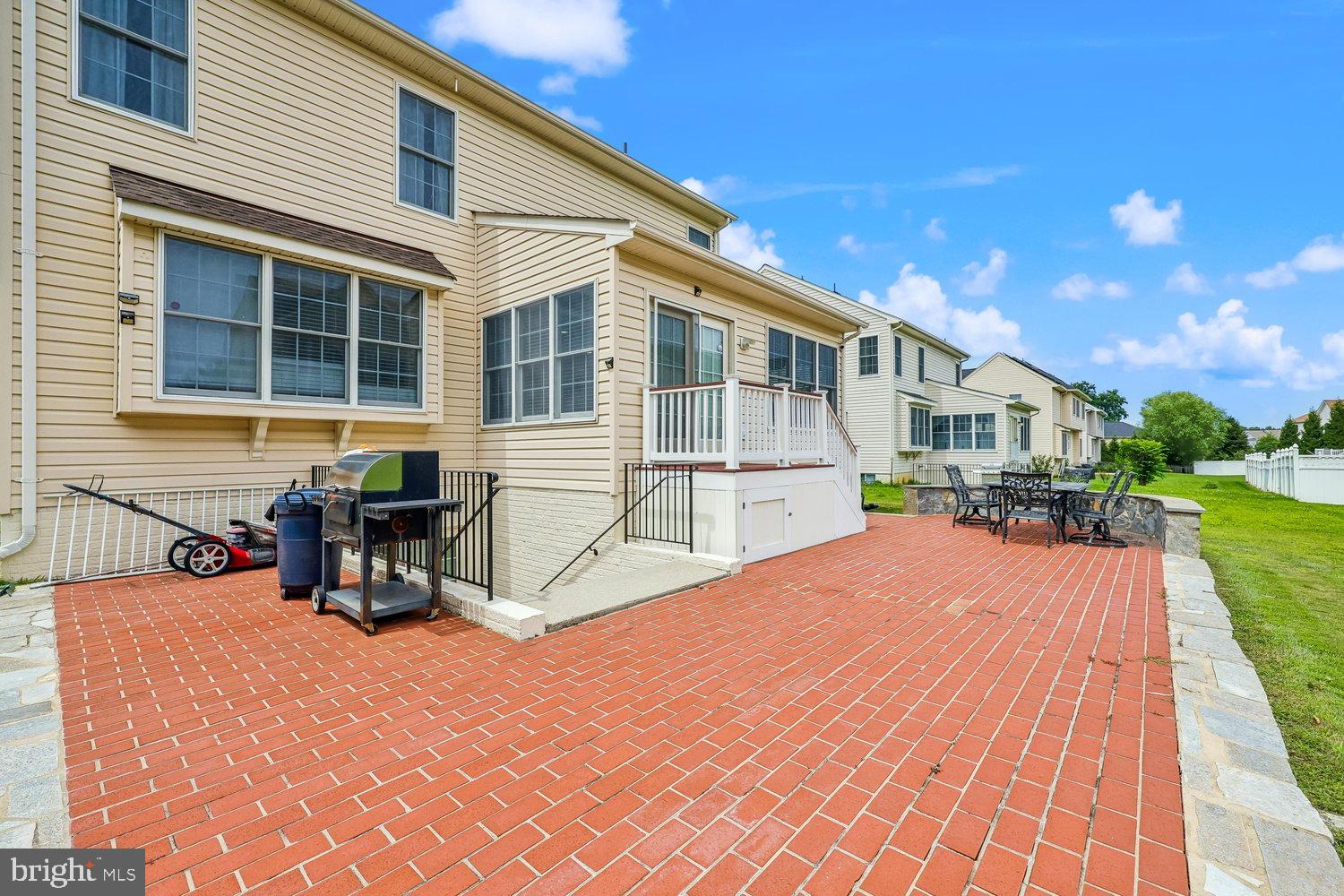 HOYLES MILL VILLAGE - Residential