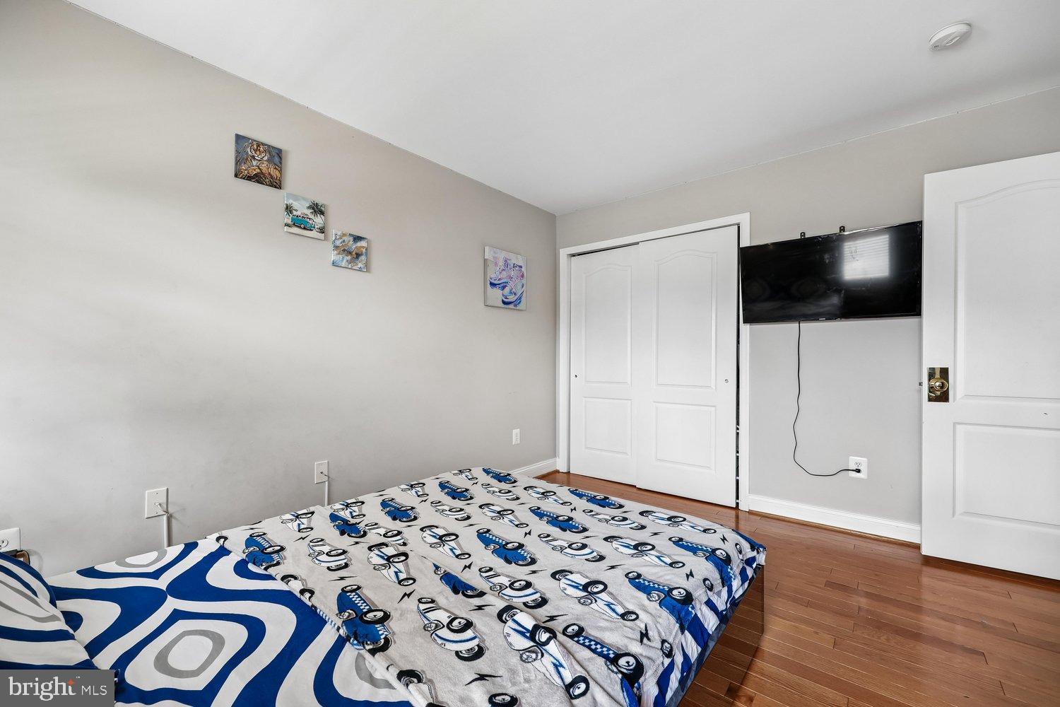 HOYLES MILL VILLAGE - Residential