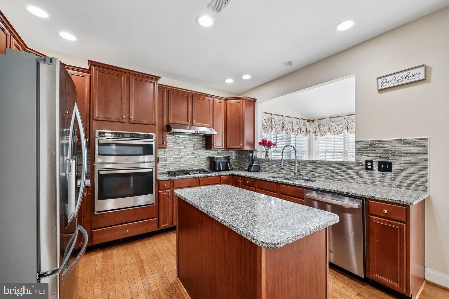 HOYLES MILL VILLAGE - Residential
