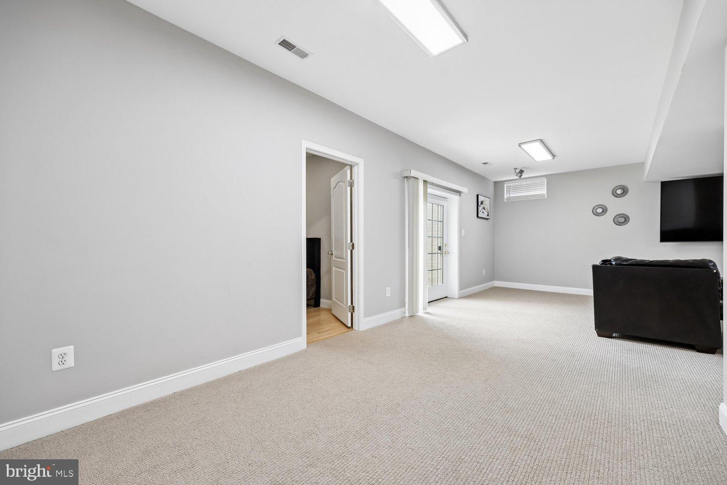 HOYLES MILL VILLAGE - Residential