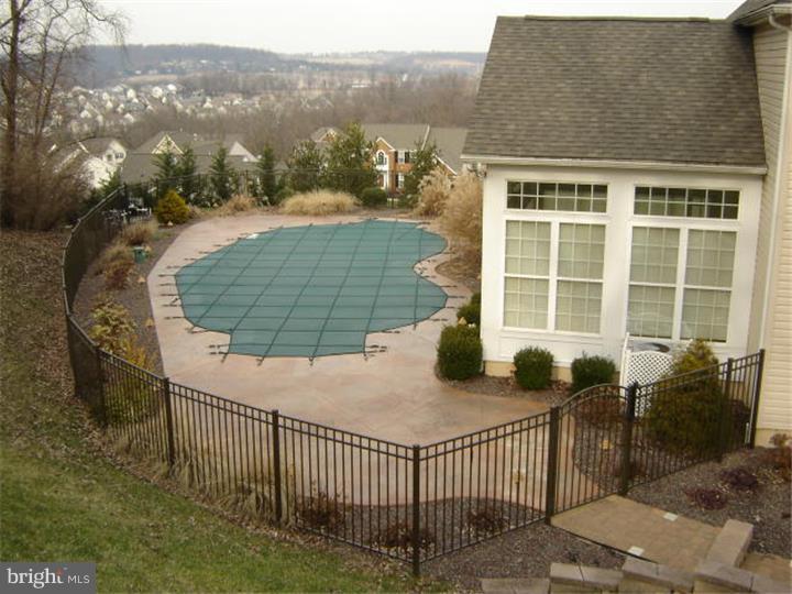 BROOKFIELD MANOR - Residential