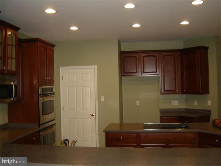 BROOKFIELD MANOR - Residential